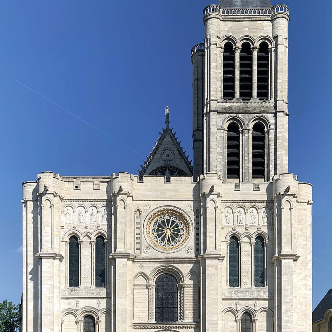 Après Notre-Dame de Paris, la basilique de Saint-Denis restaure sa flèche episode artwork