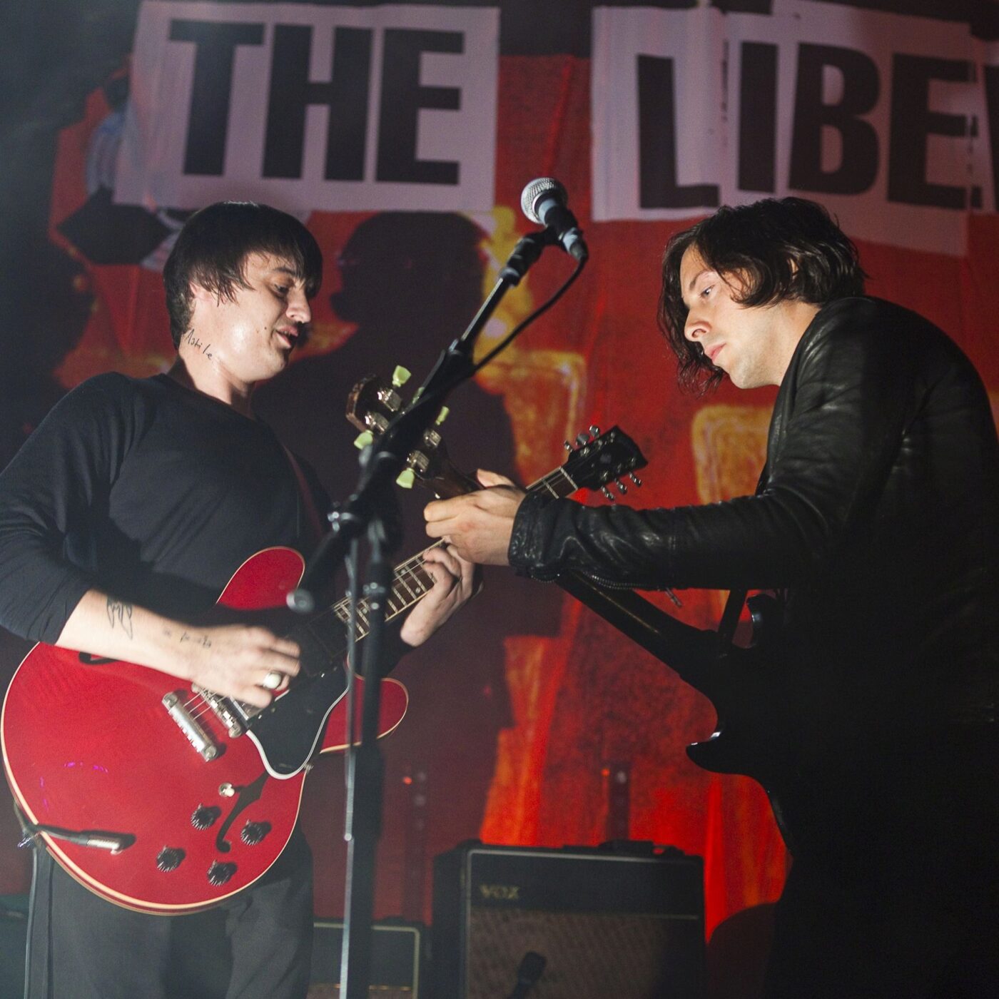 The libertines : Pete Doherty, le poète qui a cambriolé son propre groupe, entre génie créatif et autodestruction