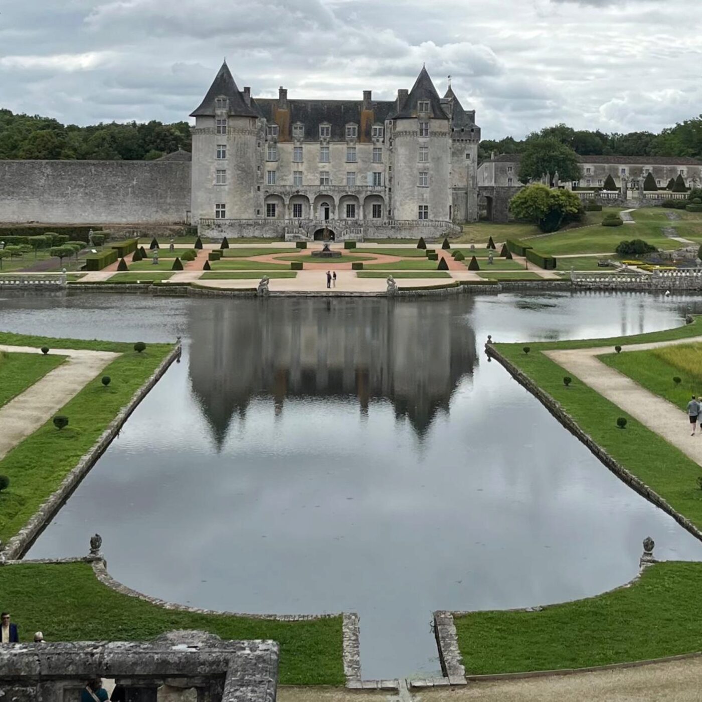 A la découverte du château de la Roche-Courbon episode artwork