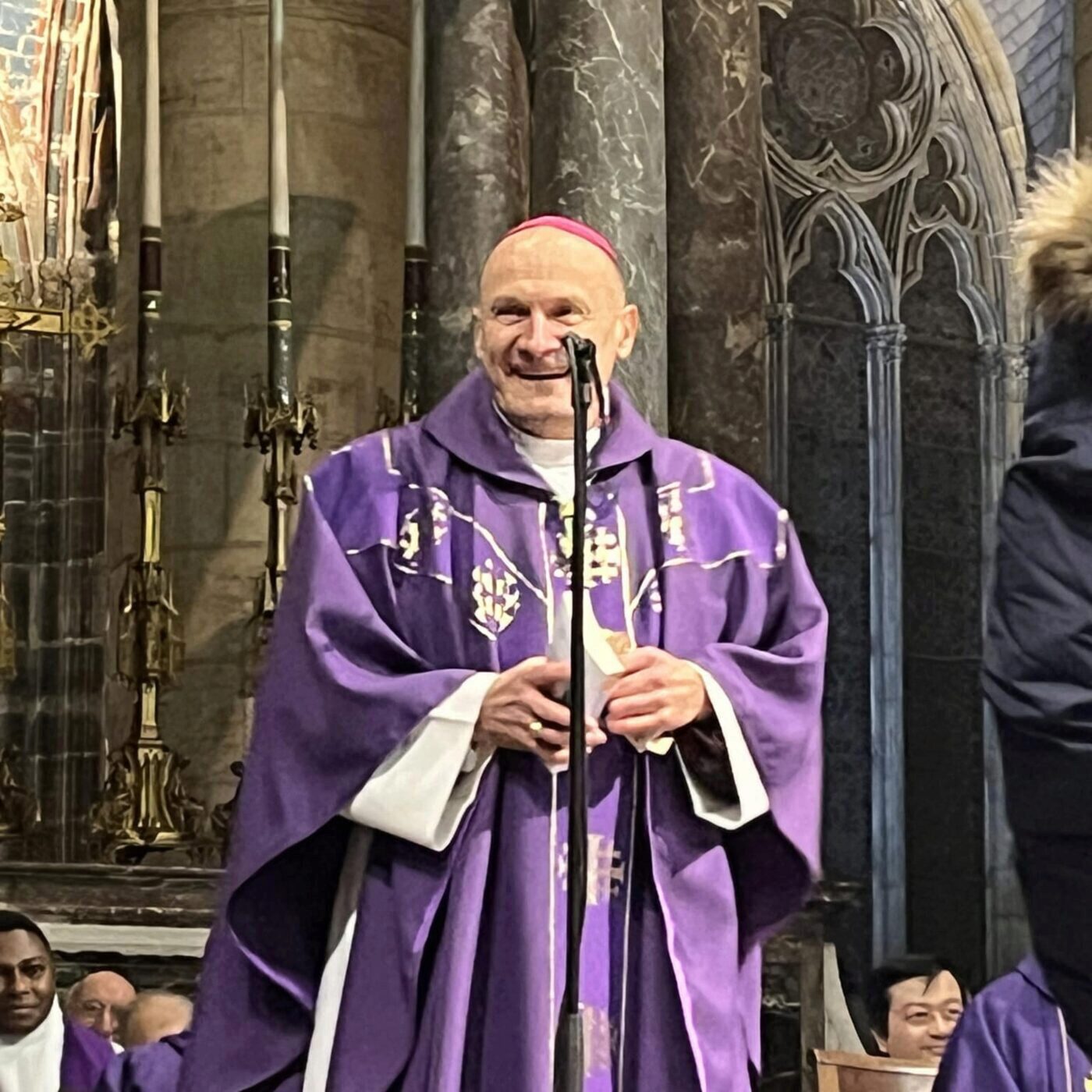 Retour sur la messe d'action de grâce et d'adieu de Mgr François Touvet episode artwork