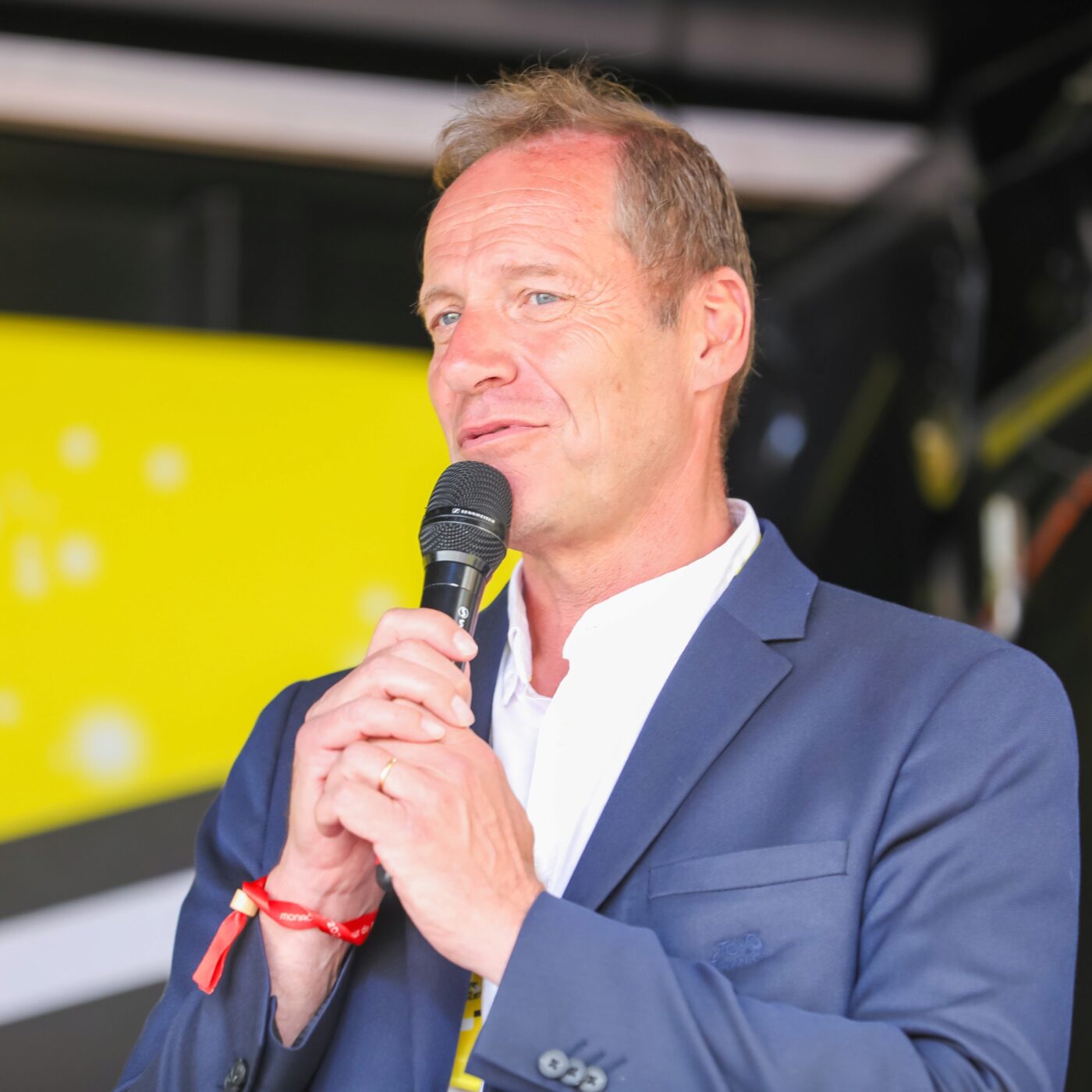"Pas loin d'être un pays de Cocagne" : le directeur du Tour de France, Christian Prudhomme, décrit les deux étapes auvergnates à venir episode artwork