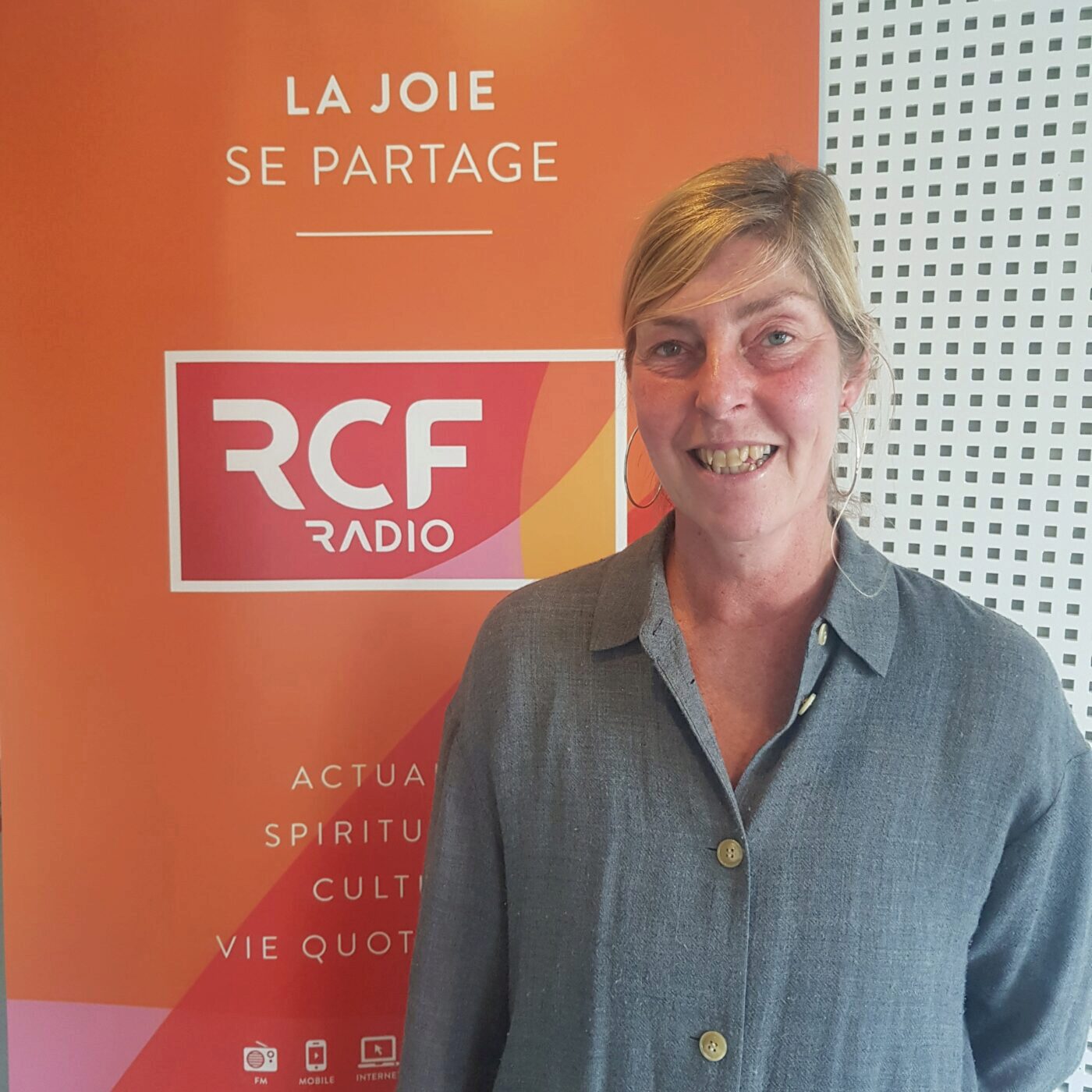 Anne-Cécile Maréchal pour l'expo "Dressing" à la Maison des Arts, Schaerbeek episode artwork