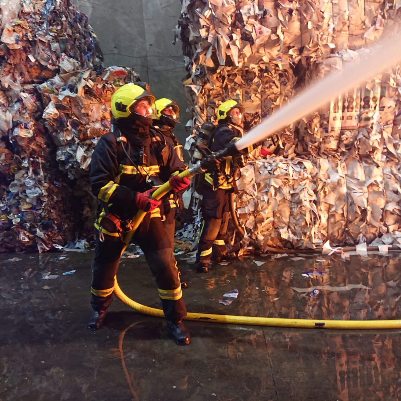 Deux ans après l'incendie, le centre de tri de Chêne en Semine reprend son activité episode artwork