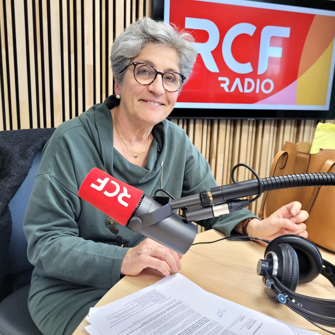 Annecy : 20 à 30 enfants dorment à la rue, selon la municipalité episode artwork