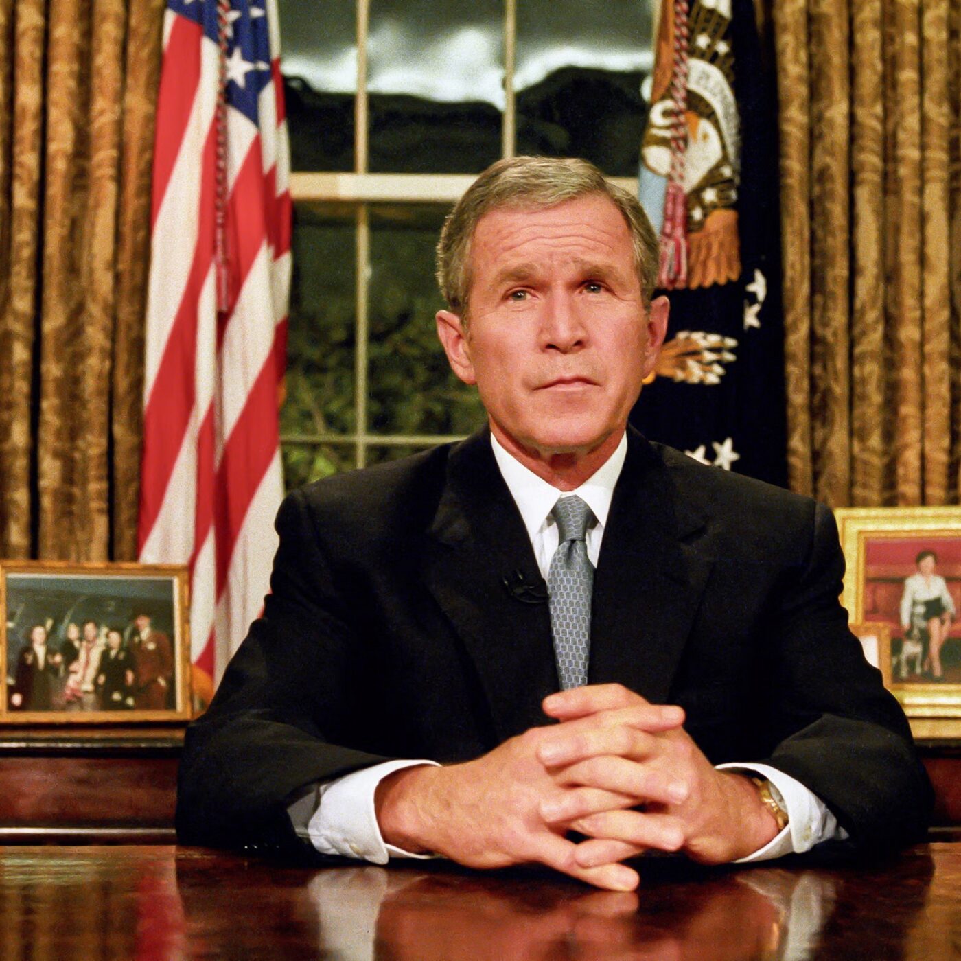 12 décembre 2000: c'est officiel George Bush sera le 43ème Président Américain episode artwork