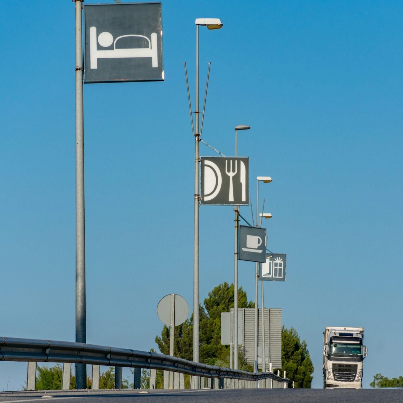 Les "Routiers" sont (encore) sympas ? Focus sur ces restaurants dédiés aux chauffeurs routiers Les "Routiers" sont (encore) sympas ? Focus sur ces restaurants dédiés aux chauffeurs routiers