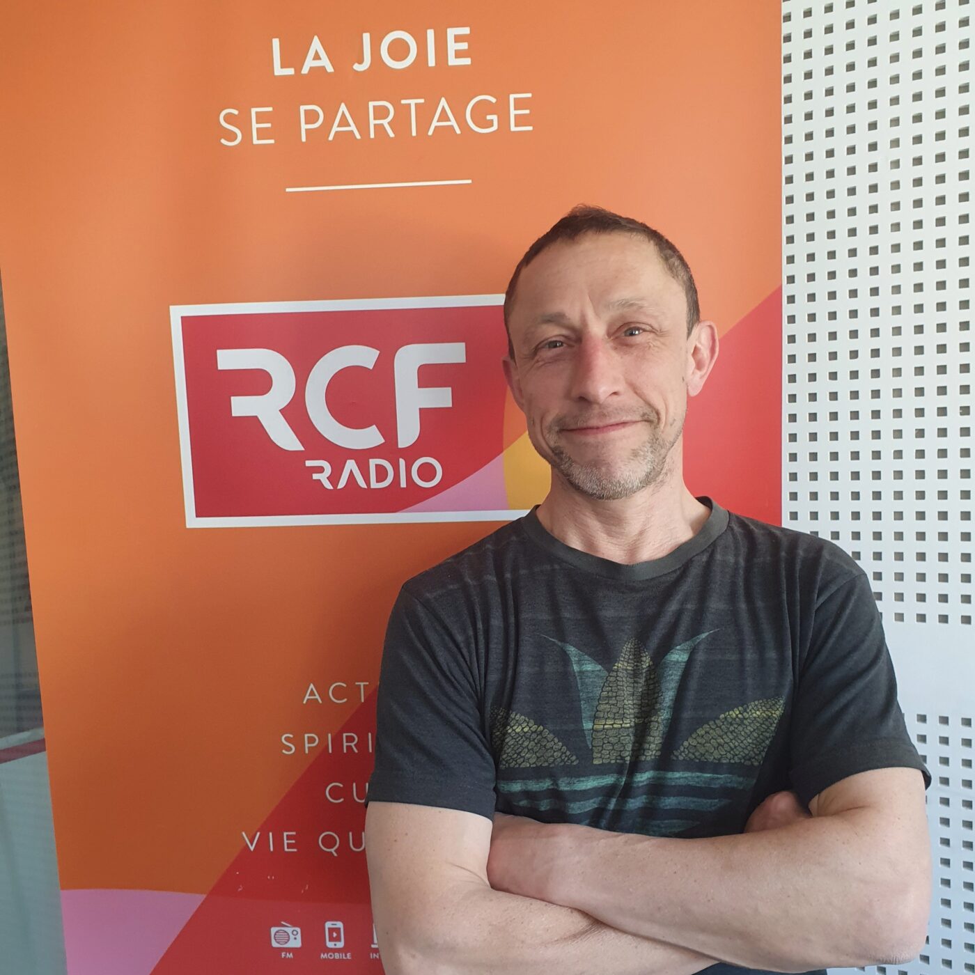 Simon Wauters, pour "Canis Lupus" au théâtre des Martyrs à Bruxelles episode artwork
