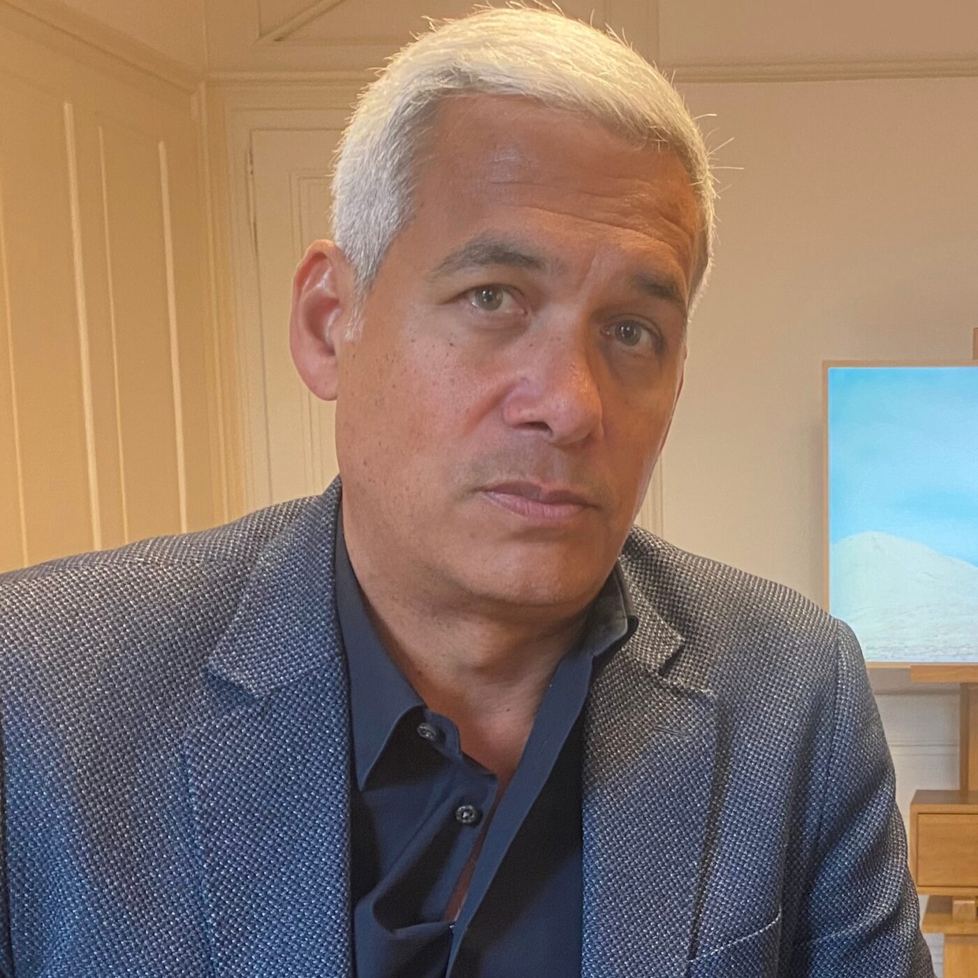 L'un des avocats de Jessica Moretti assure que la mousse incriminée dans l'incendie de Crans-Montana avait été "contrôlée" episode artwork