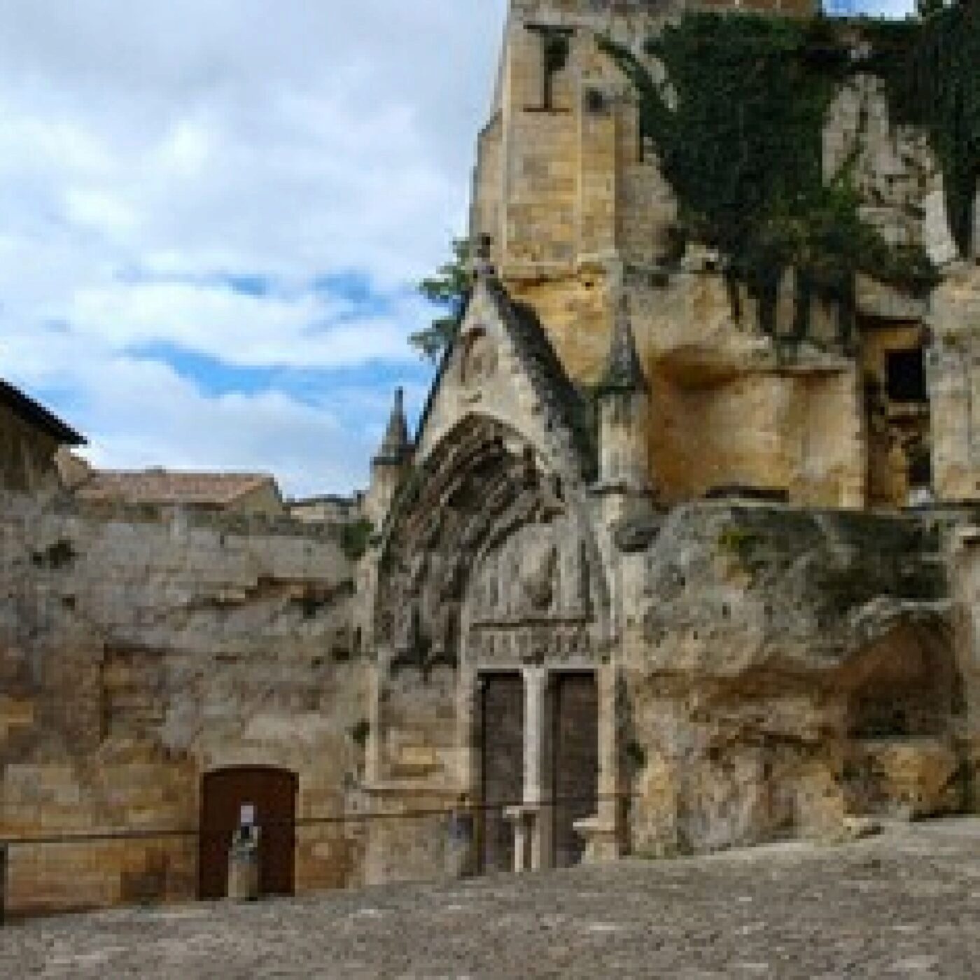 Une église souterraine episode artwork