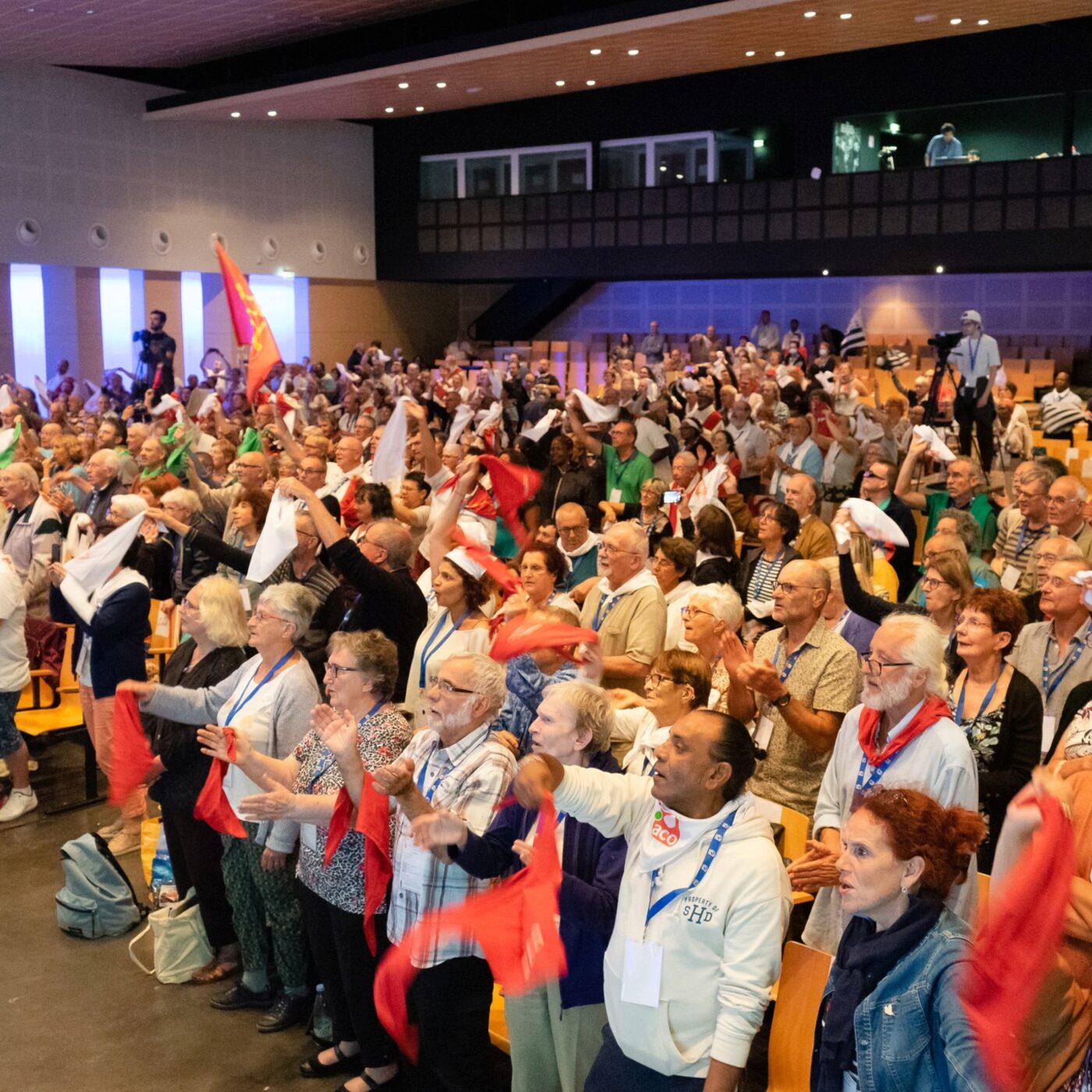 Ensemble c\'est tous