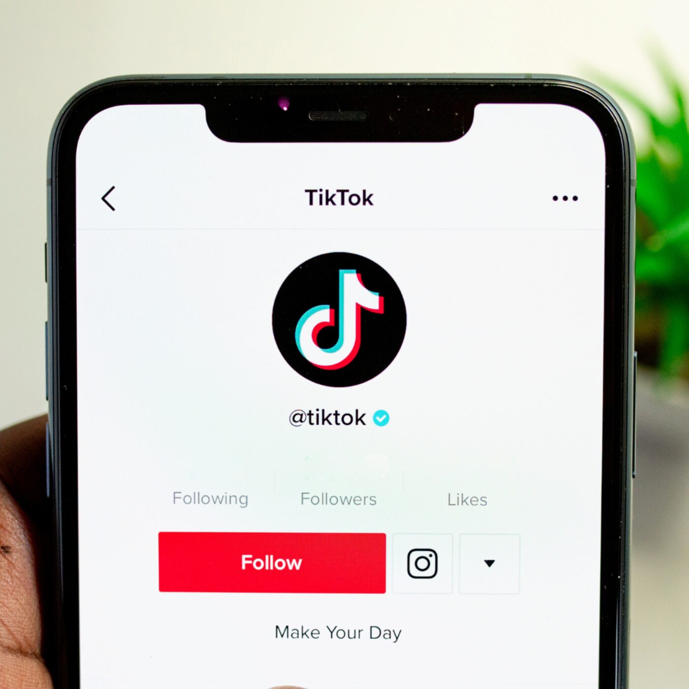 TikTok : l'Union européenne emboîte le pas aux États-Unis episode artwork