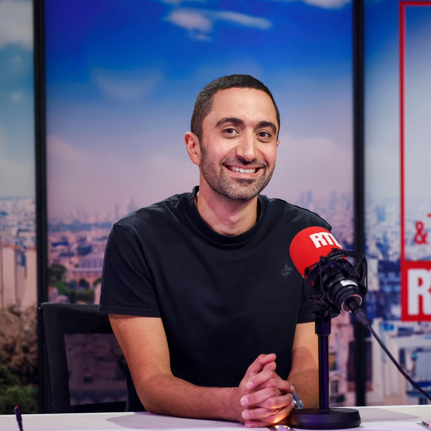 Que contient le gâteau au chocolat fait maison de Jimmy Mohamed ?