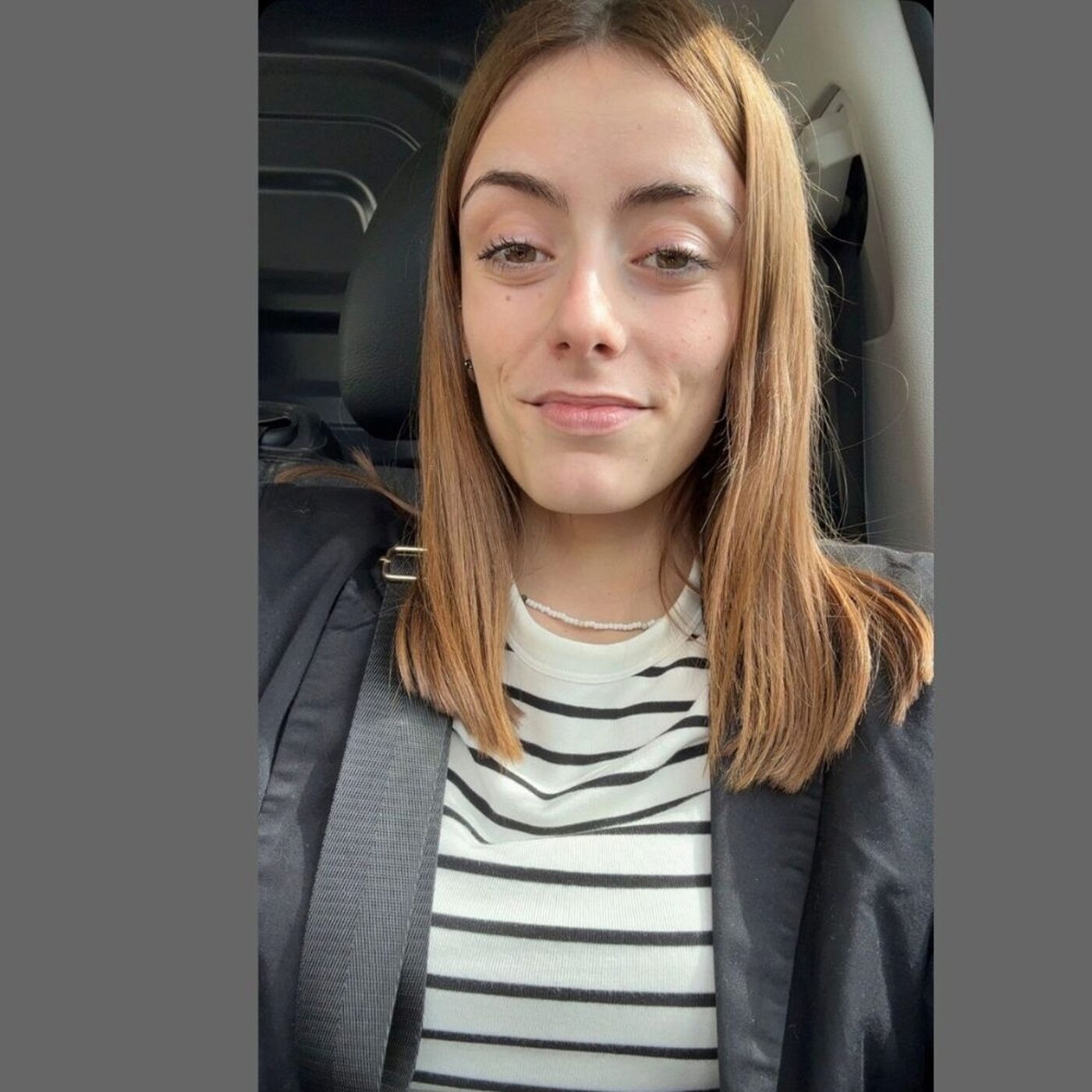 "Quand ça s'est su, toute la famille nous a tourné le dos" : Maeva et Prescyllia qui accusent le père Jérôme Barella de violences sexuelles, témoignent