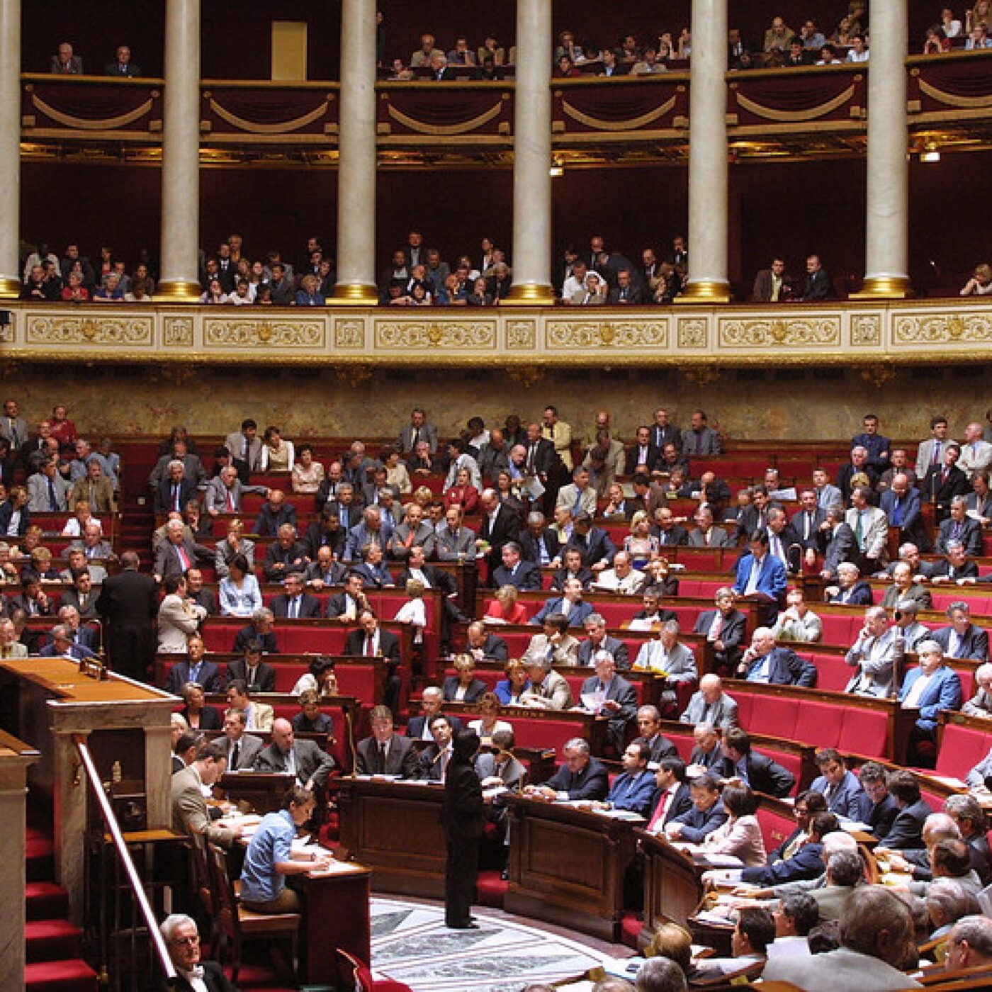 Législatives : "La participation jouera un rôle clé" pour le politologue Bruno Berthier episode artwork