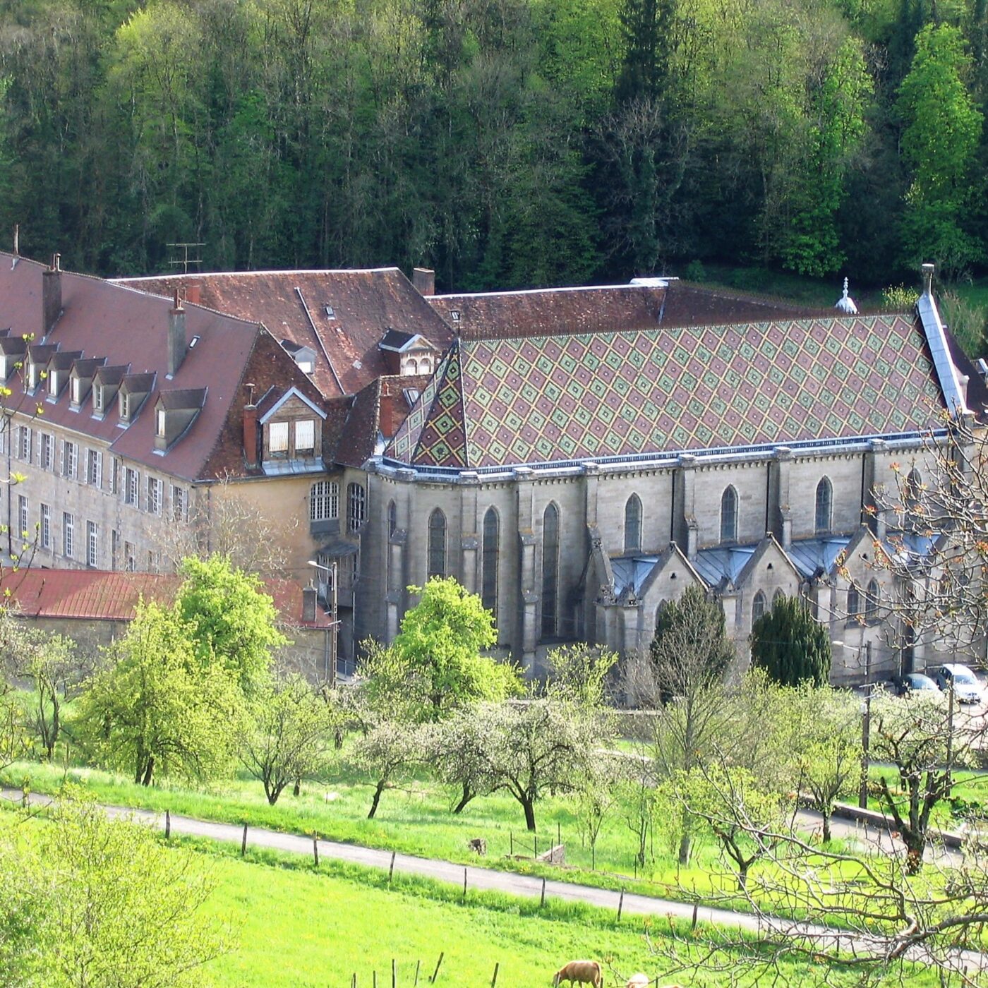 Une fondue géante organisée dans l'ancien séminaire de Vaux-sur-Poligny episode artwork