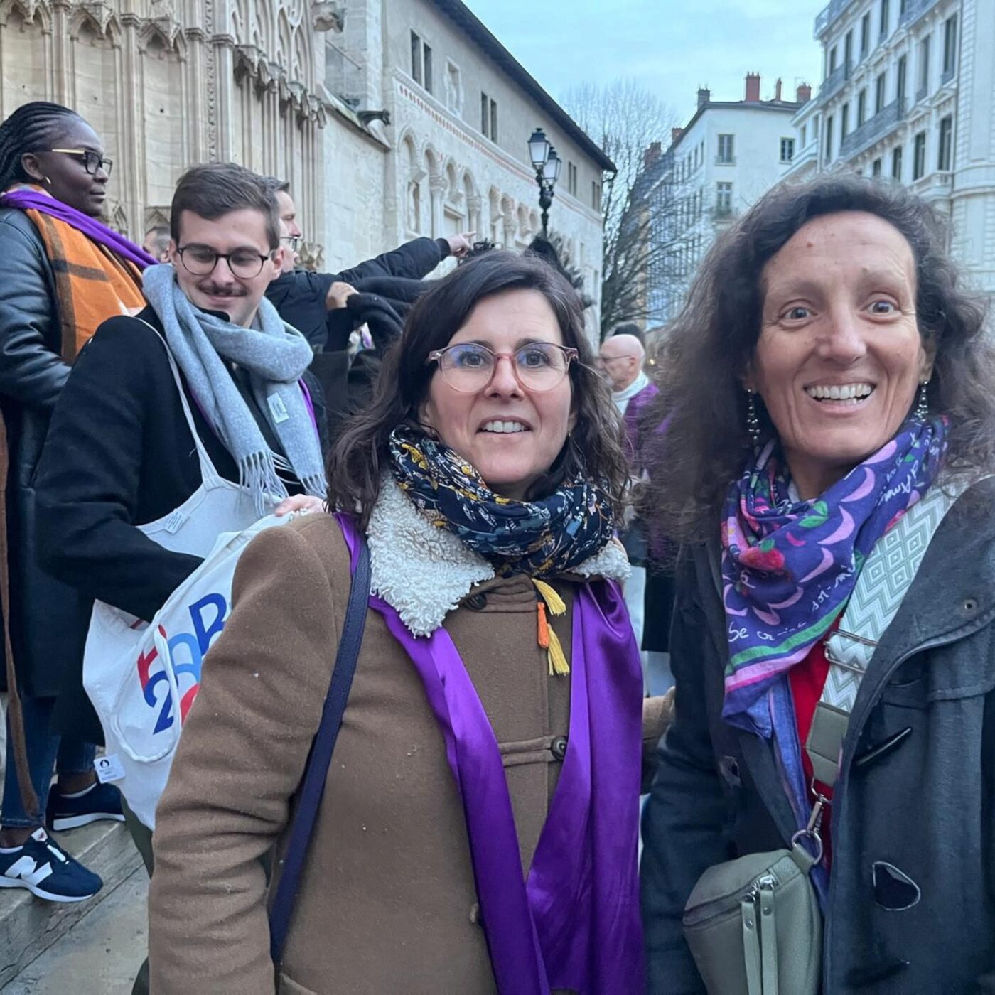 Catéchumène : le chemin bouleversant de Carole vers le baptême episode artwork