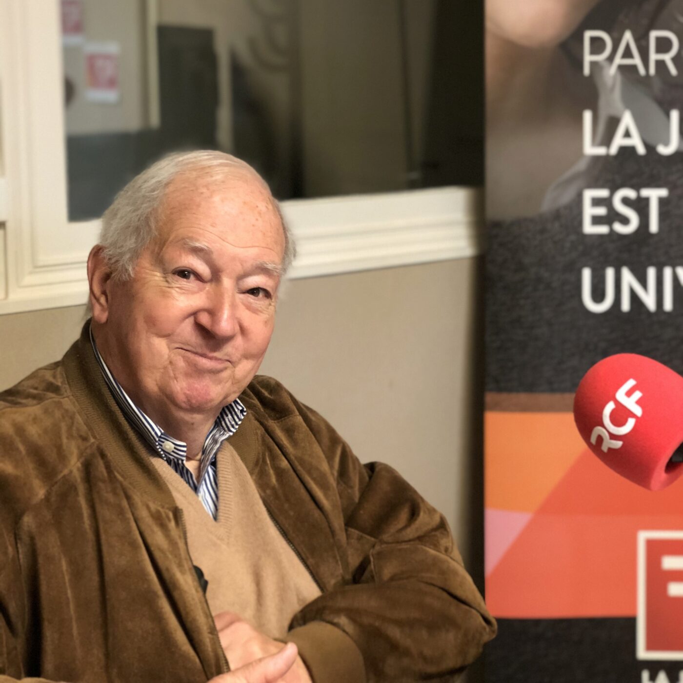 Faire ses cadeaux de Noël pour une belle cause, Enfants du Mékong episode artwork
