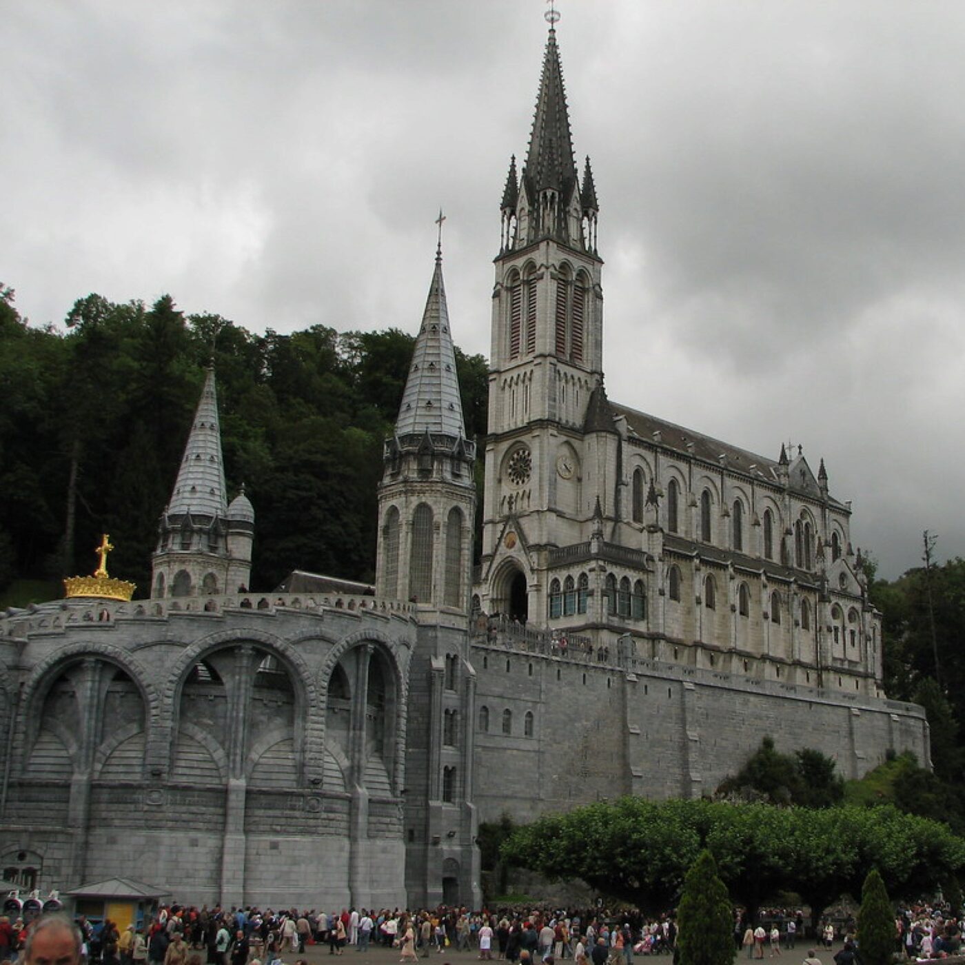 Vivre les grâces de Lourdes en pèlerinage avec le diocèse d'Aix et Arles episode artwork