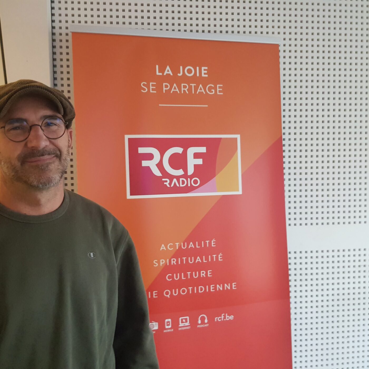Gilles Bogarts, pour l'Opération Sapins de Noël de l'asbl Le Silex episode artwork