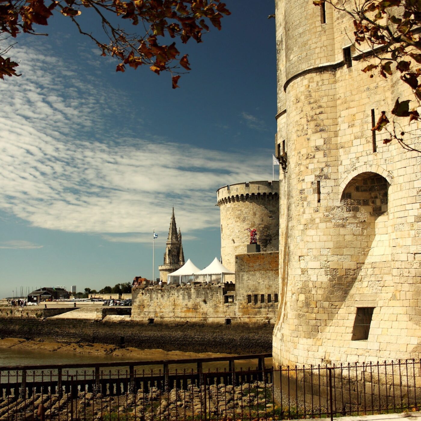 Activités familles à découvrir aux Tours de La Rochelle episode artwork