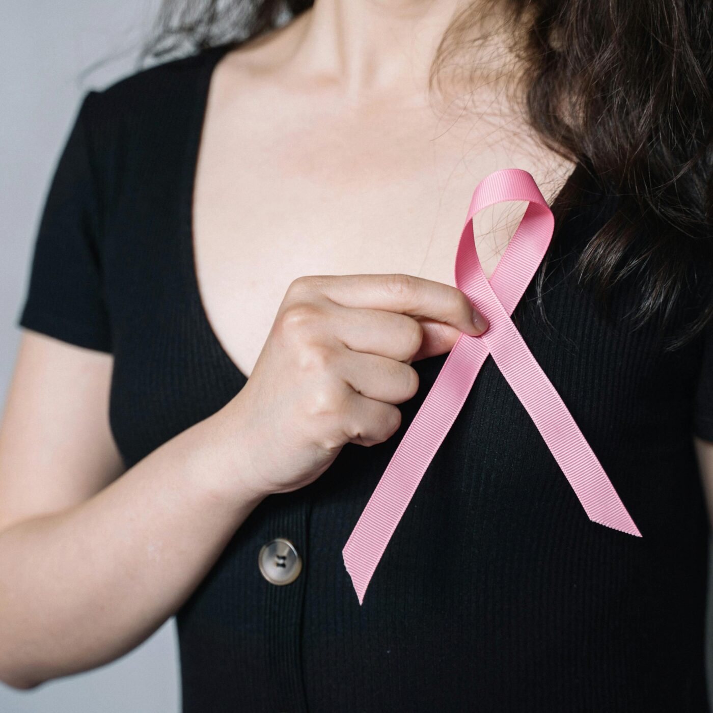 La Clinique de l'Etoile soigne aussi les femmes atteintes de cancer du sein episode artwork