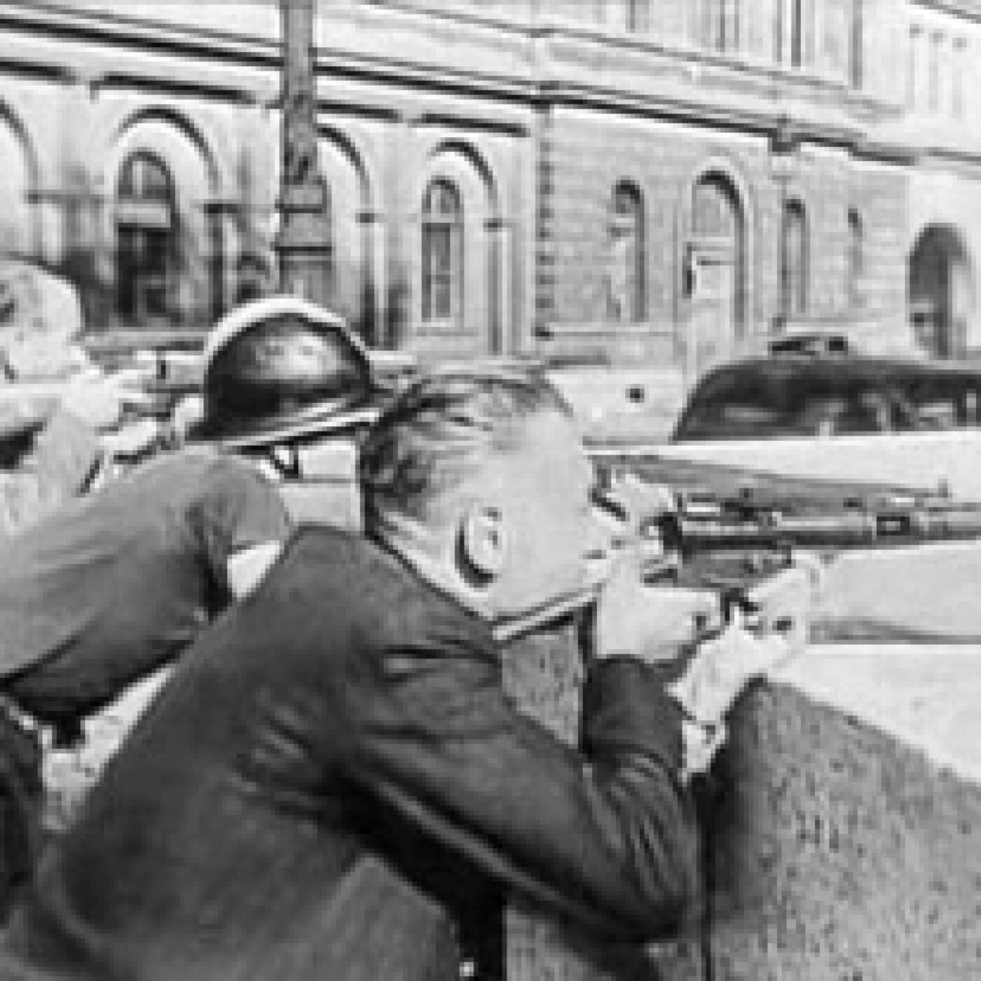 25 août 1944: Charles de Gaulle: Paris martyrisé mais Paris libéré episode artwork
