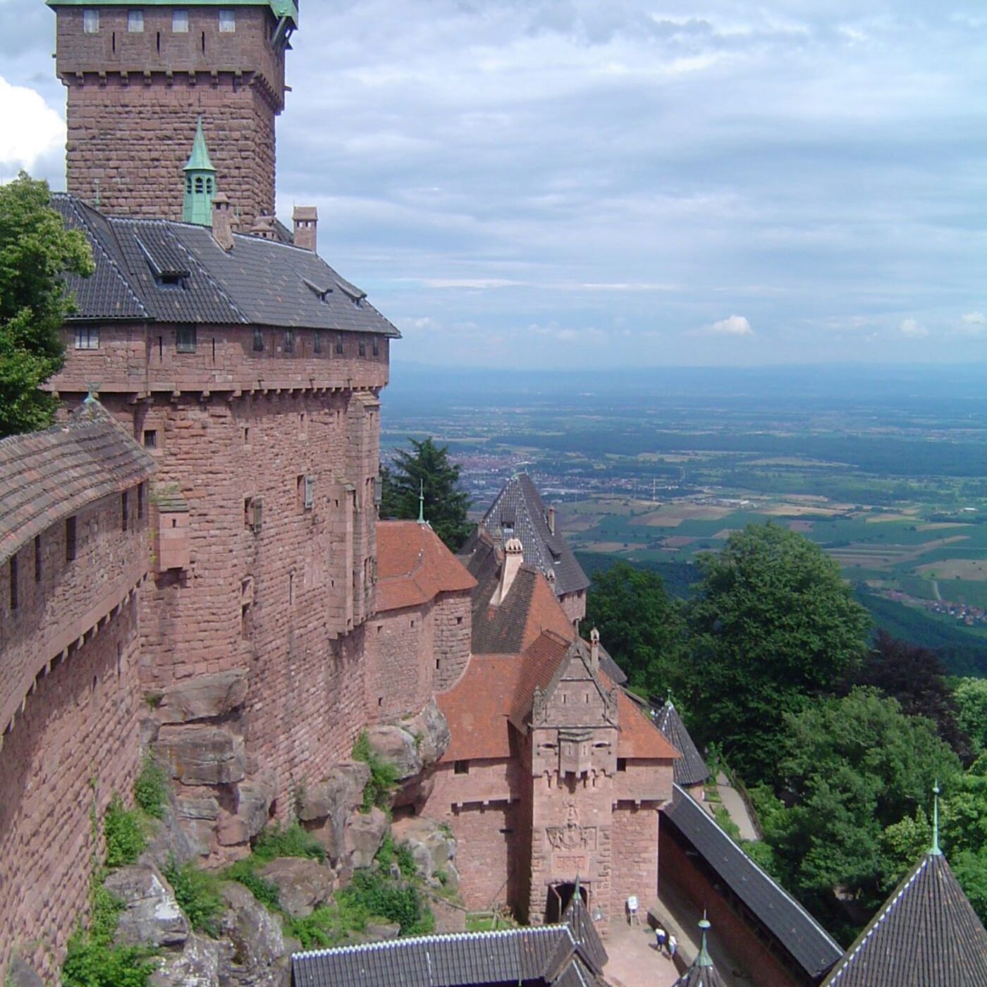 Le château du Haut-Koenigsbourg, un phare pour l'Alsace episode artwork