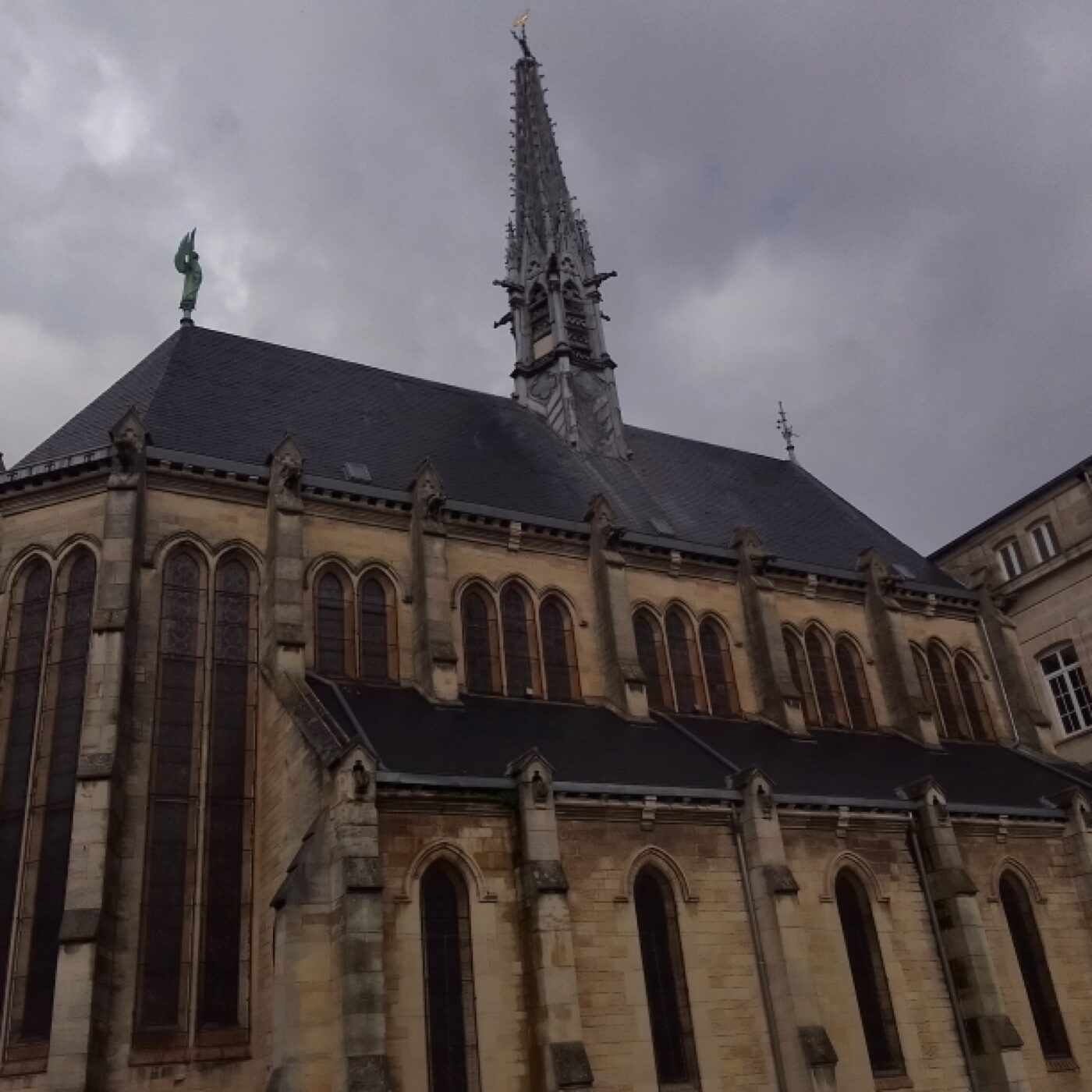A la découverte de la Chapelle de l'ESTIC de Saint-Dizier avec Rodolphe Fior A la découverte de la Chapelle de l'ESTIC de Saint-Dizier avec Rodolphe Fior