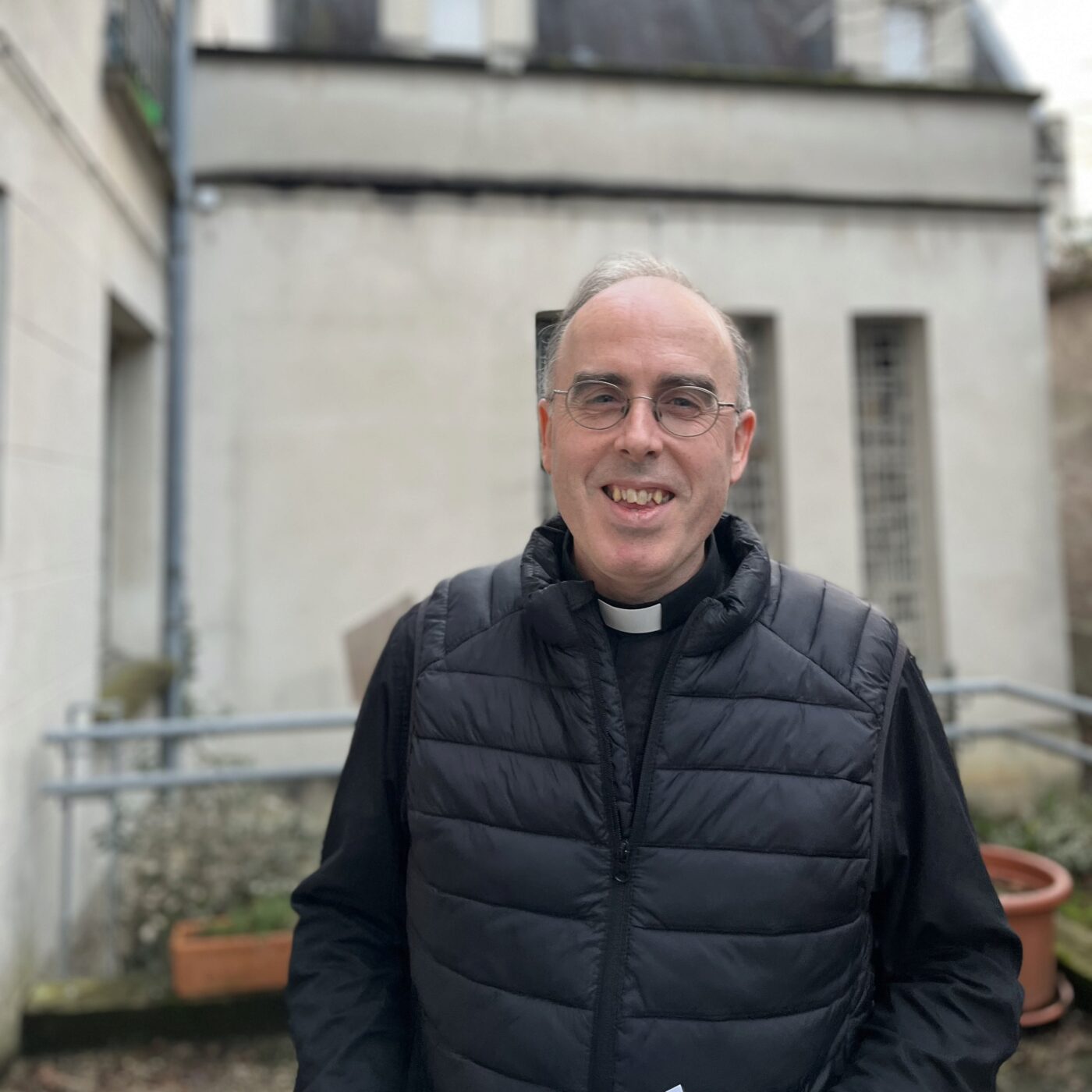 Chaque vendredi, un prêtre : le père Fabrice Douérin episode artwork