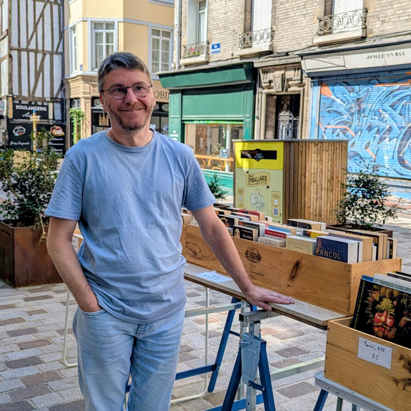 A Rouen, Jérémy Dupuis nous ouvre ses "mondes magiques" episode artwork
