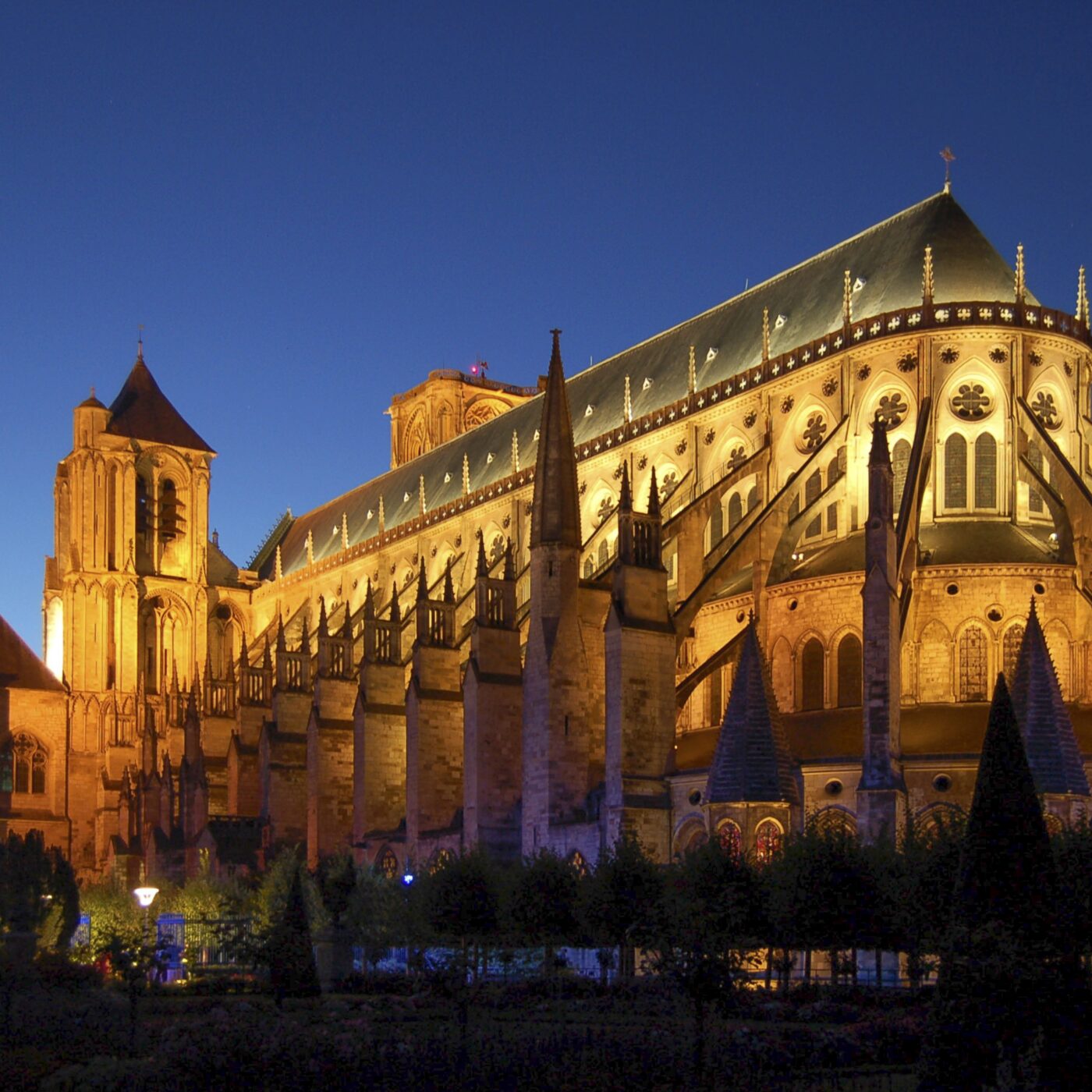 La cathédrale de Bourges au cœur des Journées européennes du patrimoine episode artwork