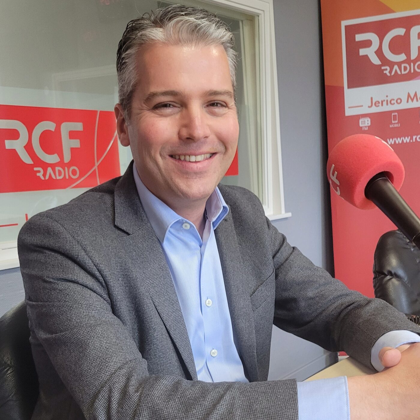 Politiquement vôtre
