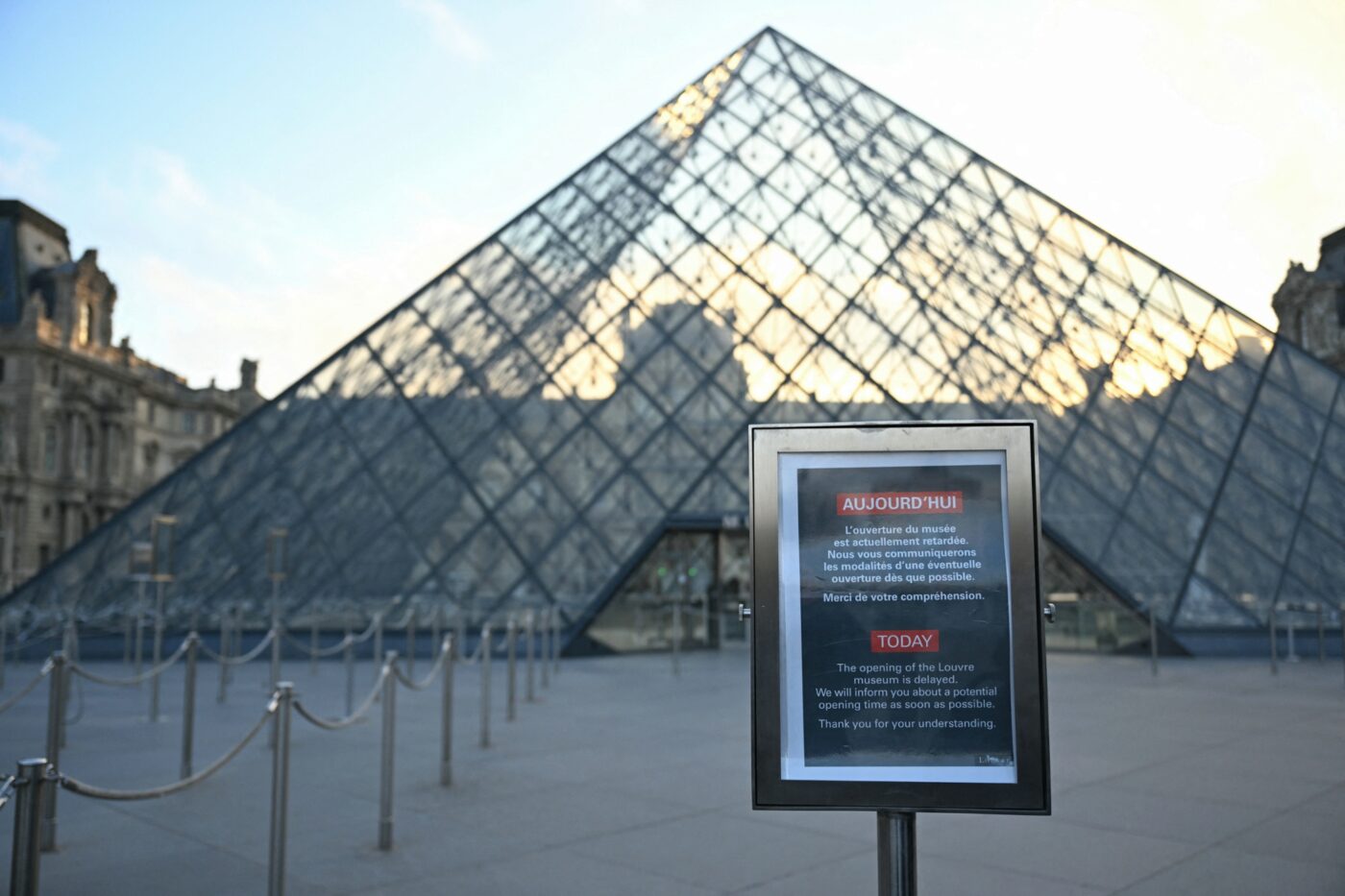 INFO RTL - Vers la fin de la grève au musée du Louvre, après deux mois de revendications INFO RTL - Vers la fin de la grève au musée du Louvre, après deux mois de revendications