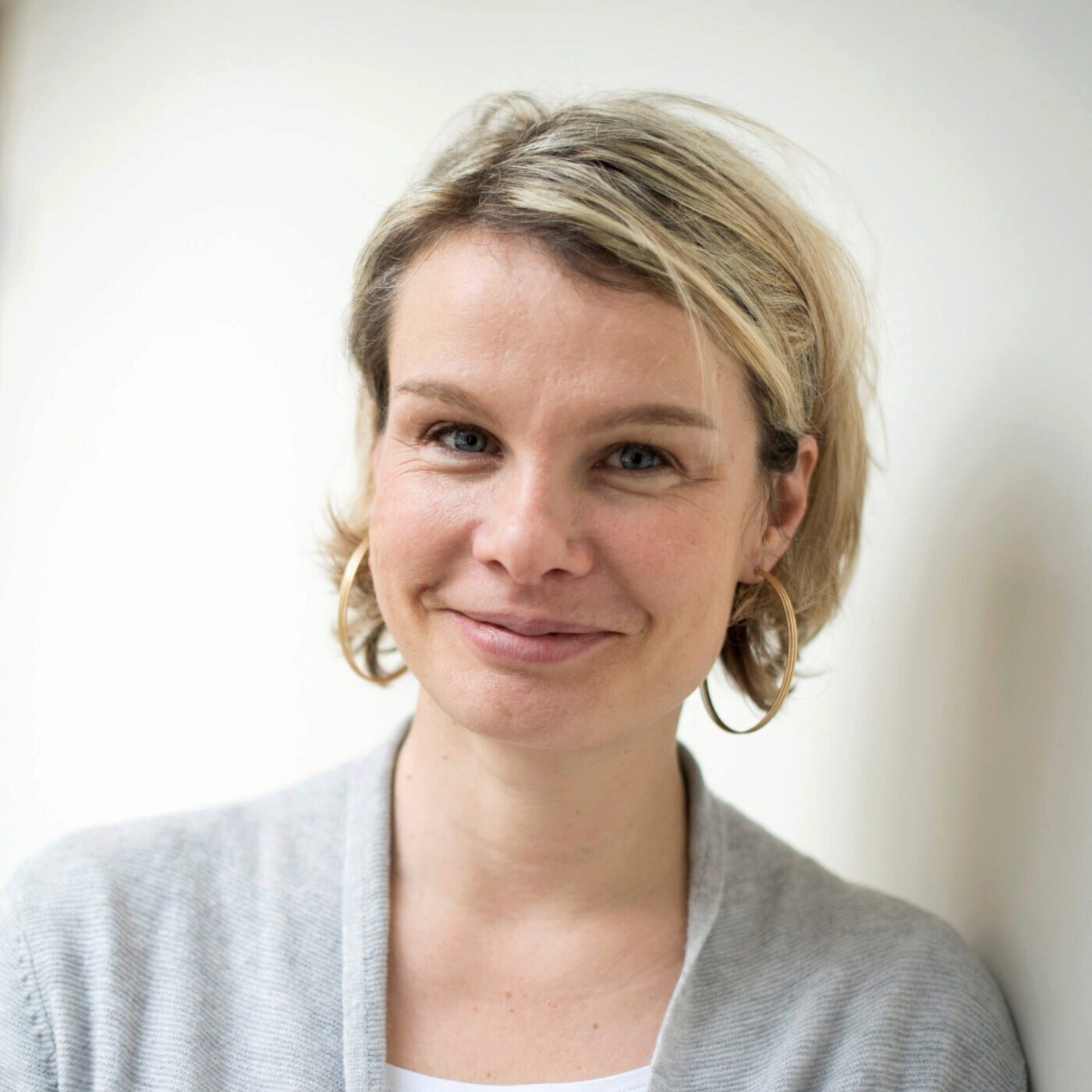 Armelle Guillambet, déléguée départementale du Secours Catholique en Anjou episode artwork