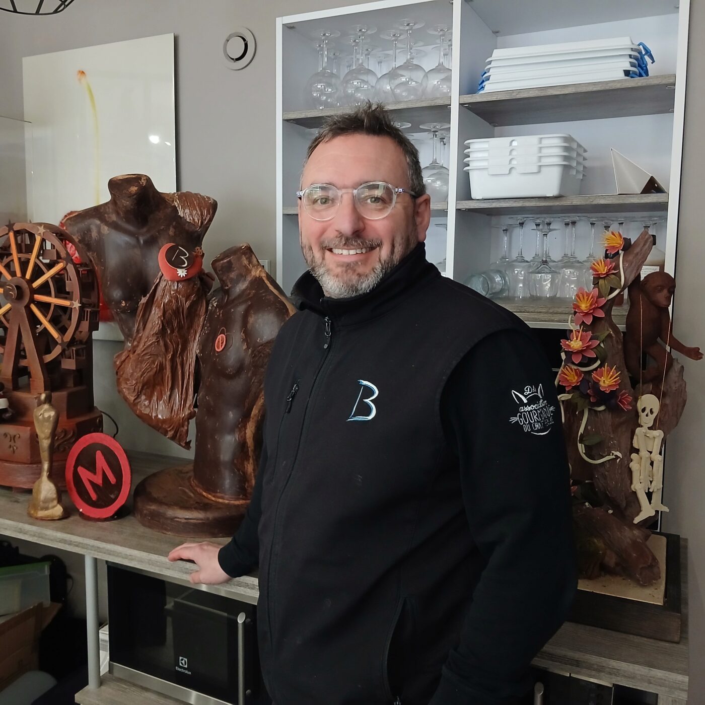 La pâtisserie-chocolaterie doloise Damien-Benetot à l'heure de Pâques episode artwork
