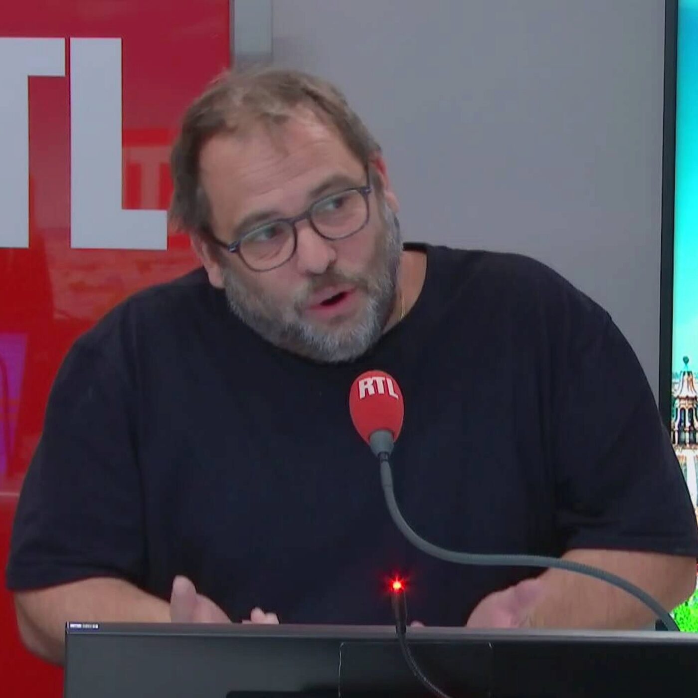 Arnaud Chiche, fondateur du collectif Santé en danger : "L'hôpital est devenu une machine à broyer"