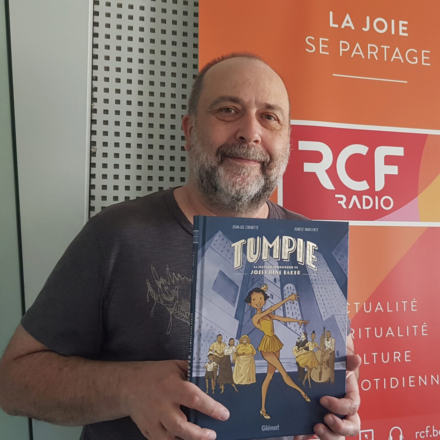 Entre les cases