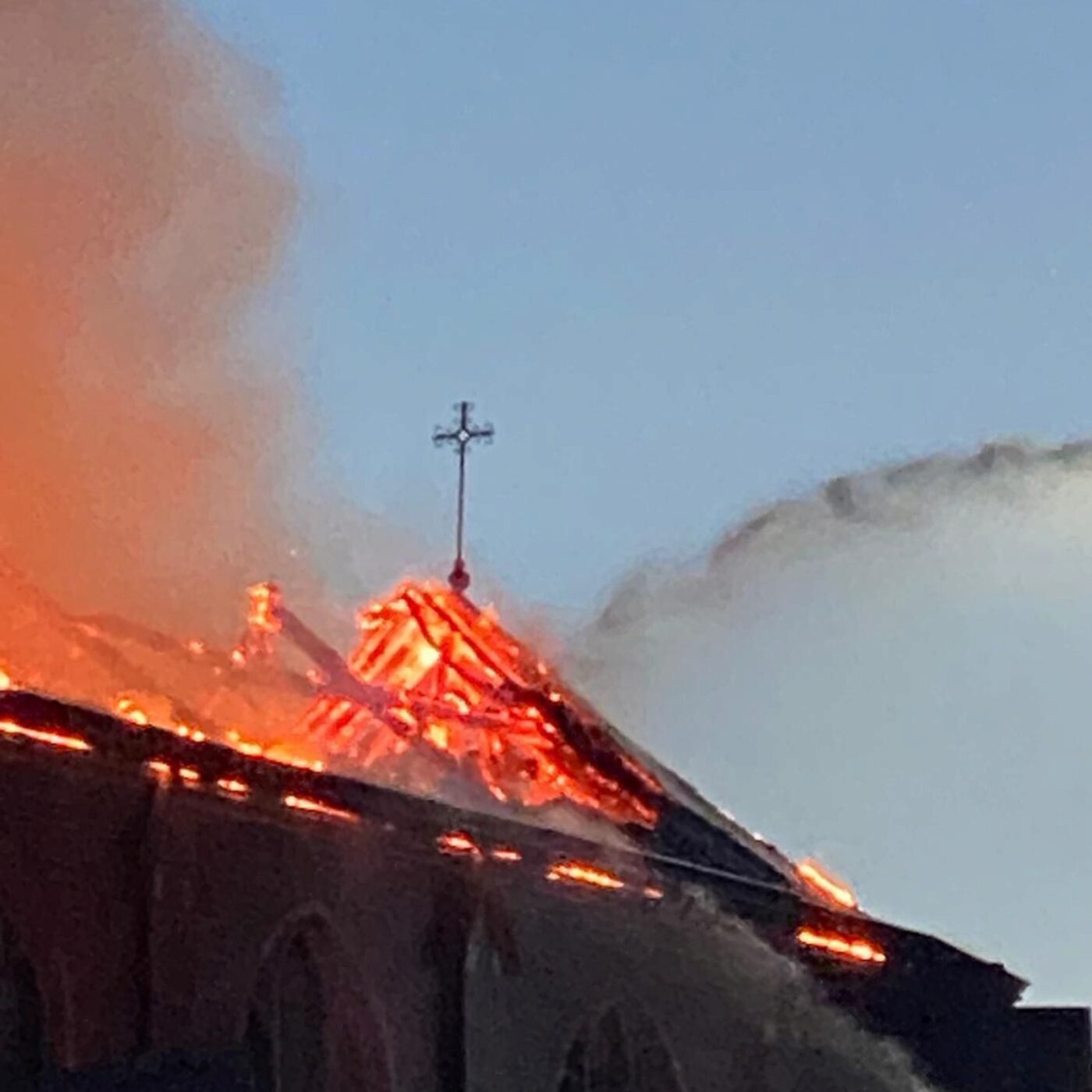 La Fondation Dassault donne un million d'euros pour l'Eglise incendiée de St Omer  episode artwork