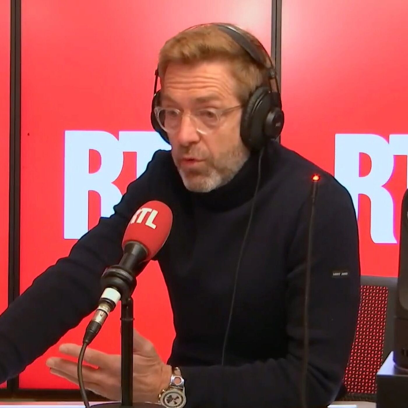 Alexandre Delpérier revient sur son virage de la télévision à la peinture : "Je n'ai pas choisi de peindre... ça s'est imposé à moi"