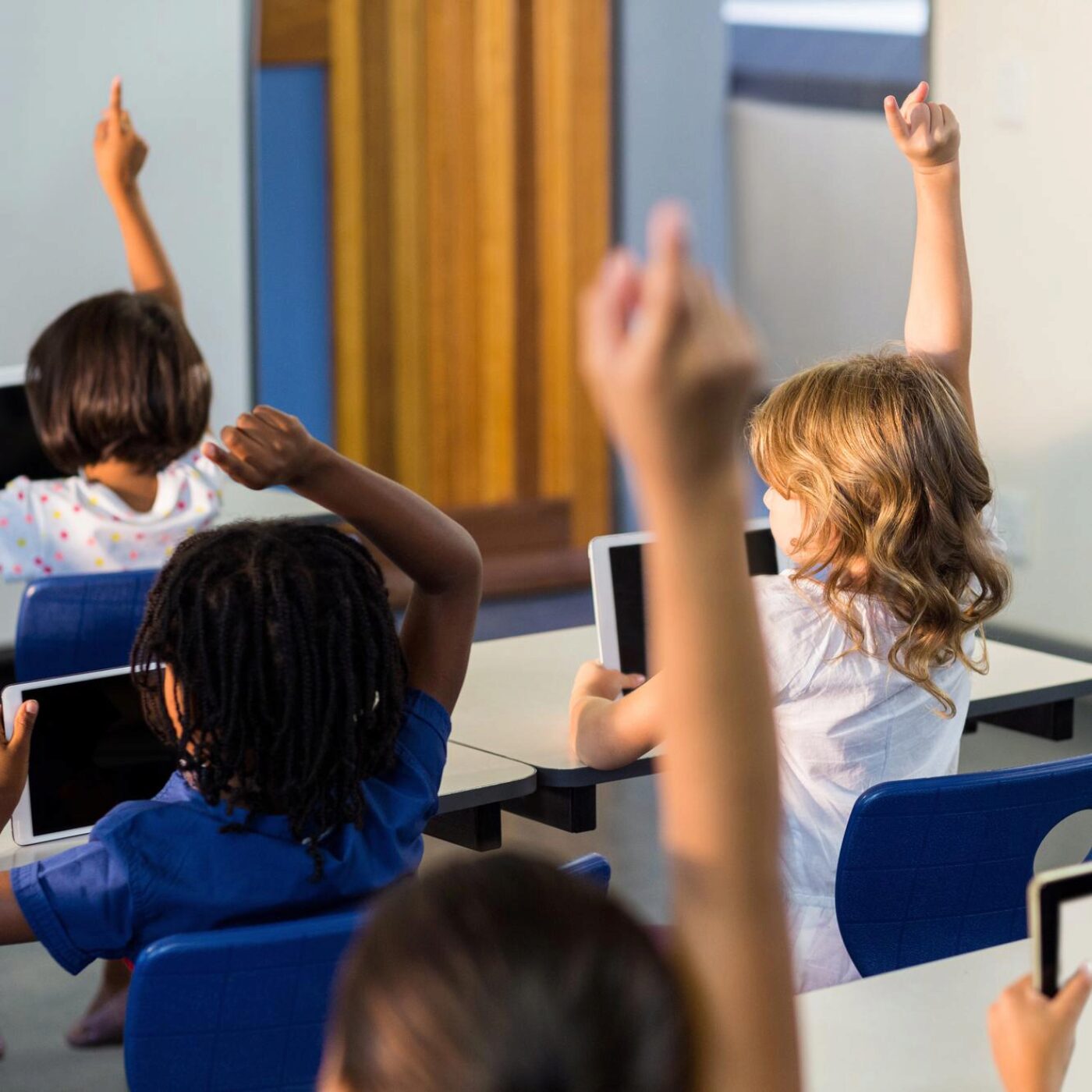 Ecrans 4/5 - L'école branchée ou débranchée ?
