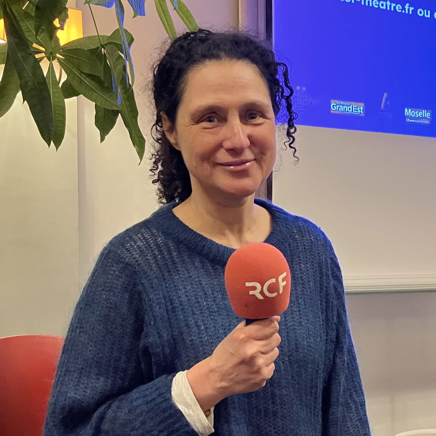 Alexandra Tobelaim présente À Mille Ailleurs, le nouveau festival du NEST episode artwork