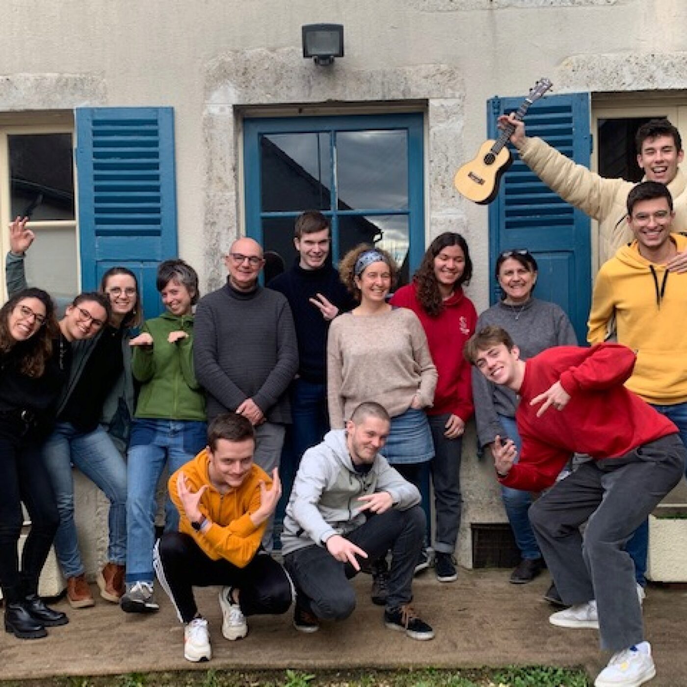 Ensemble c\'est tous