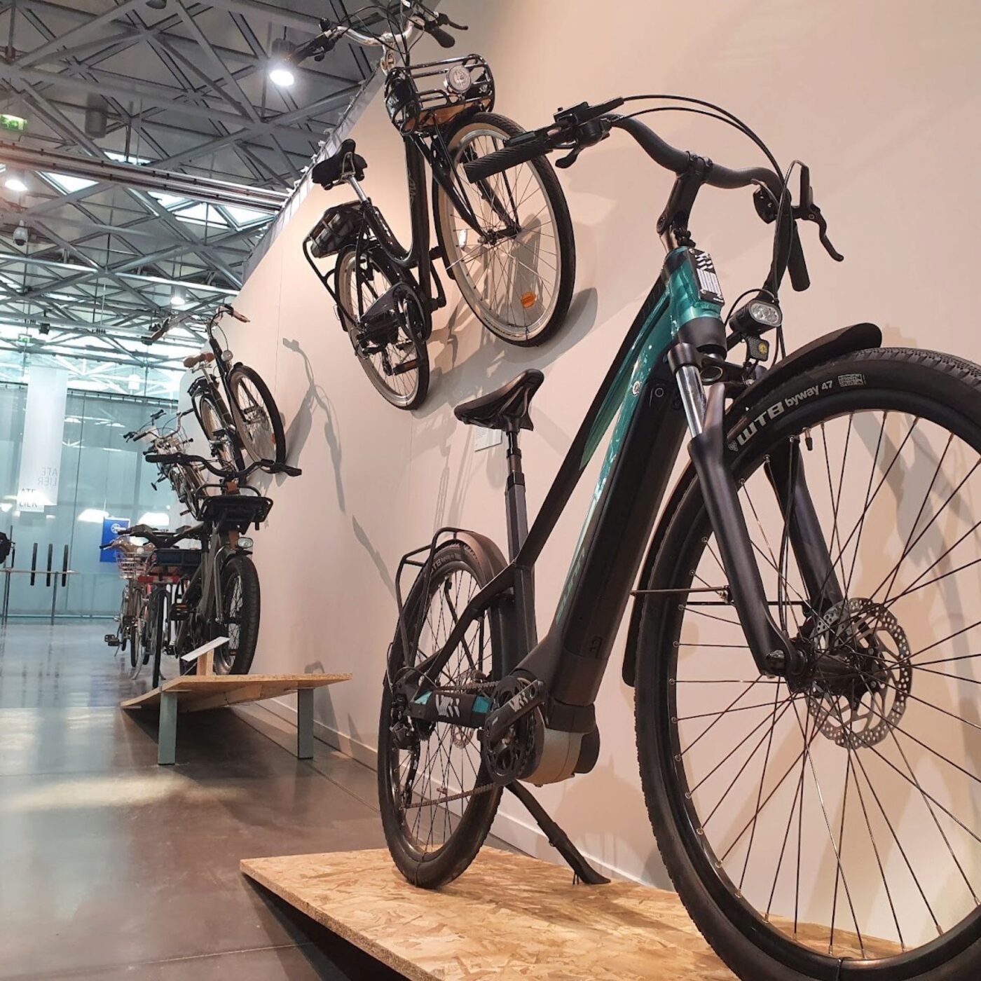 Exposition "Bicyclette(s), Faire des vélos" à la Cité du design episode artwork
