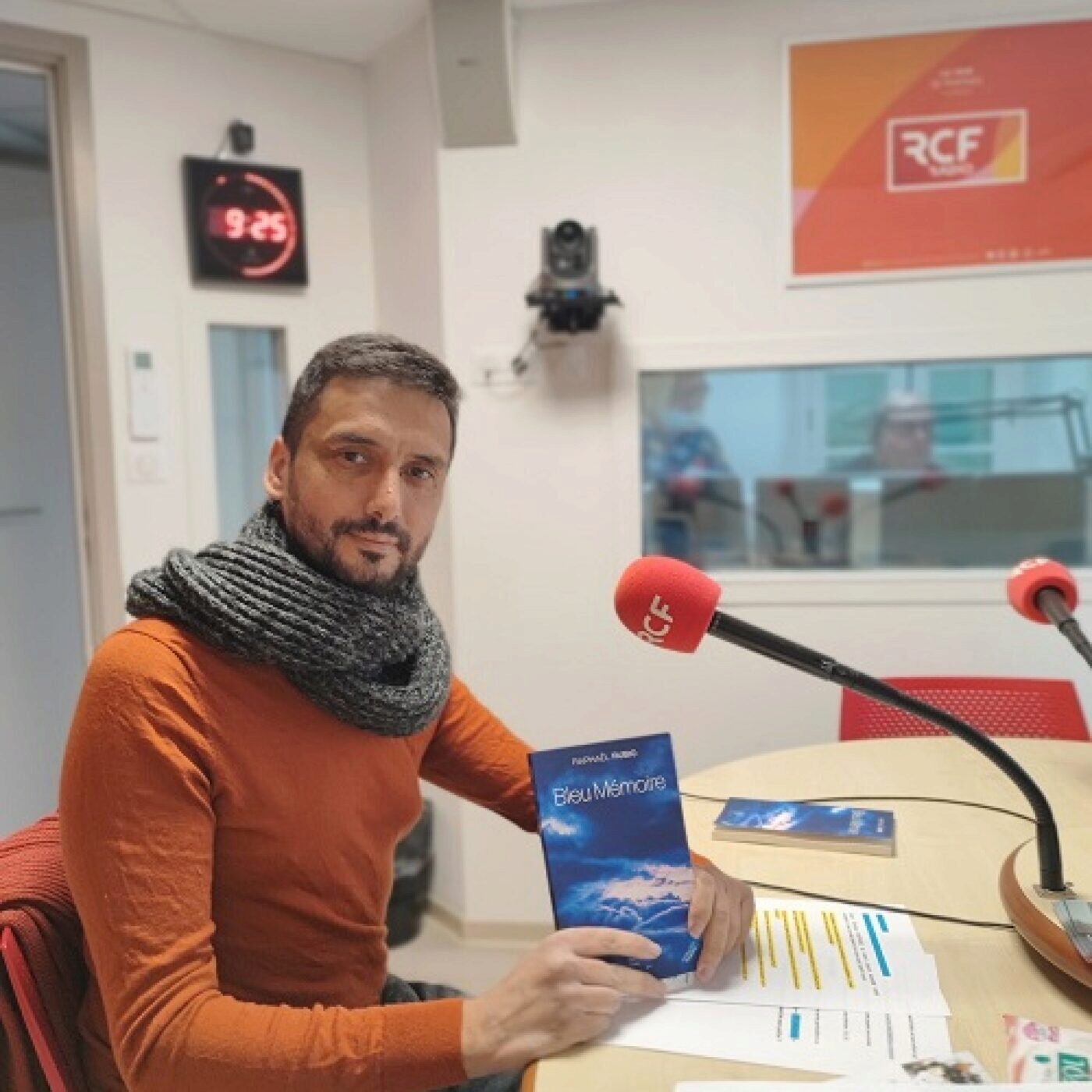 D\'ailleurs à ici