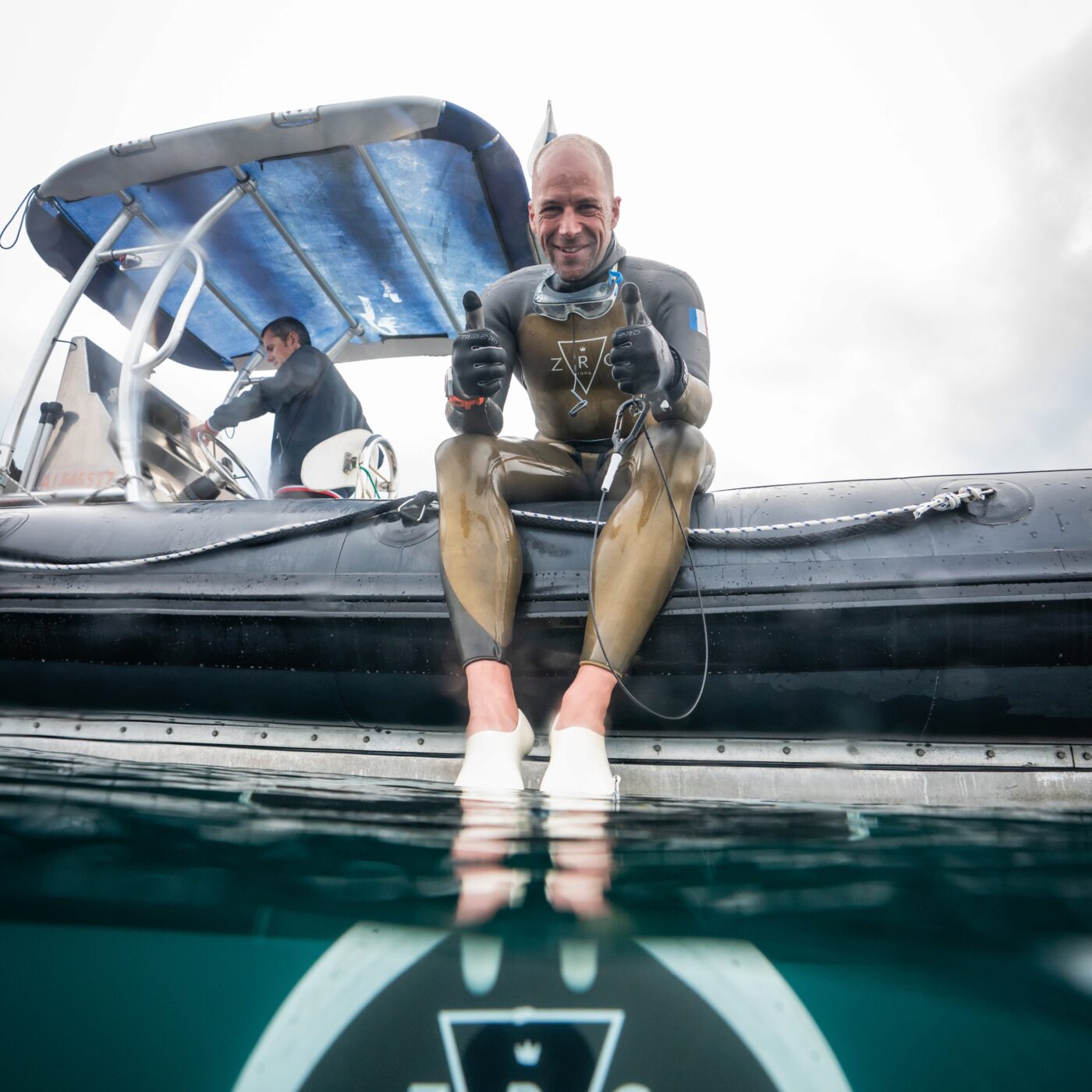 Stéphane Tourreau va tenter le record du monde de profondeur en apnée dans le lac Léman episode artwork
