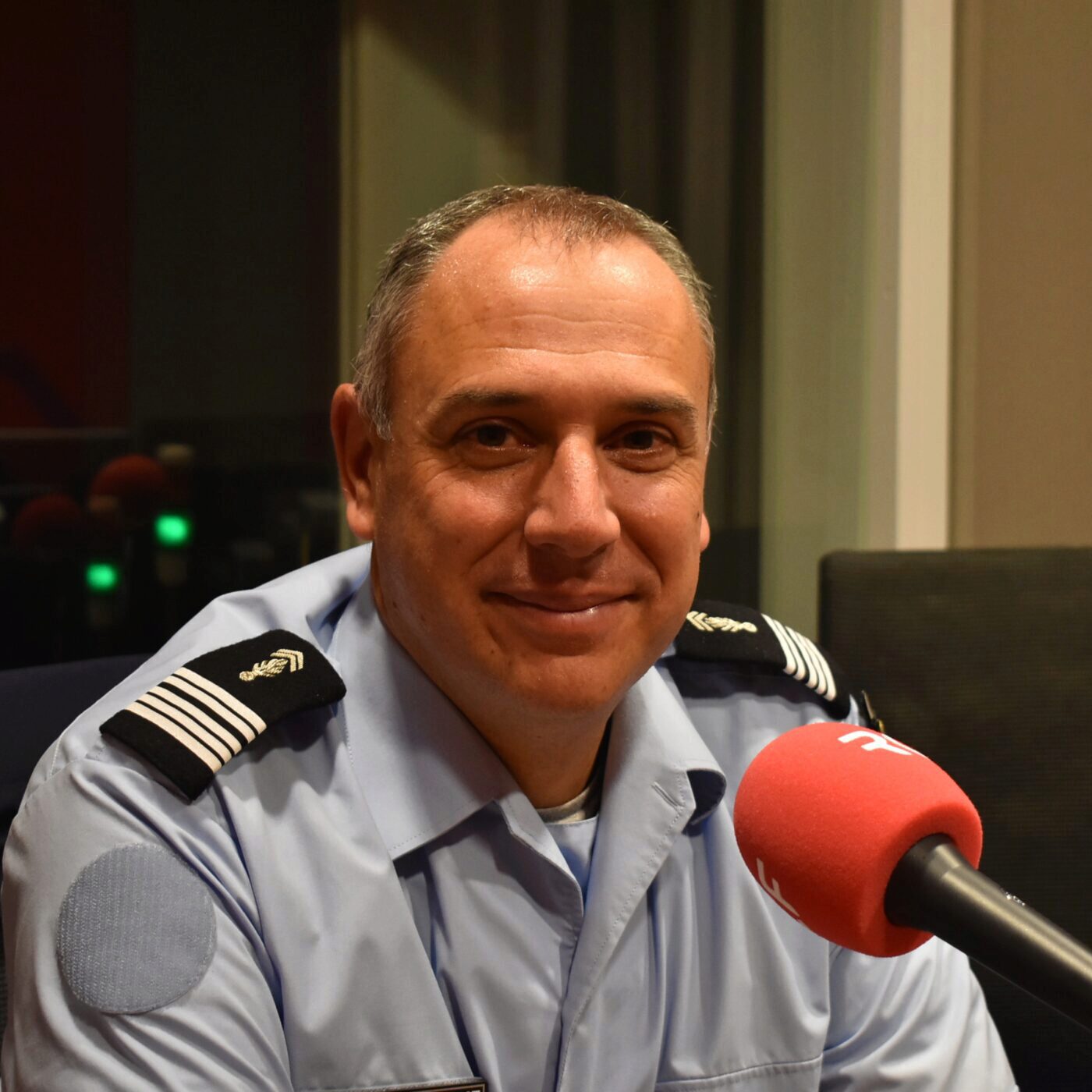 "Les gendarmes seront présents partout où on le demande" Colonel Landais episode artwork