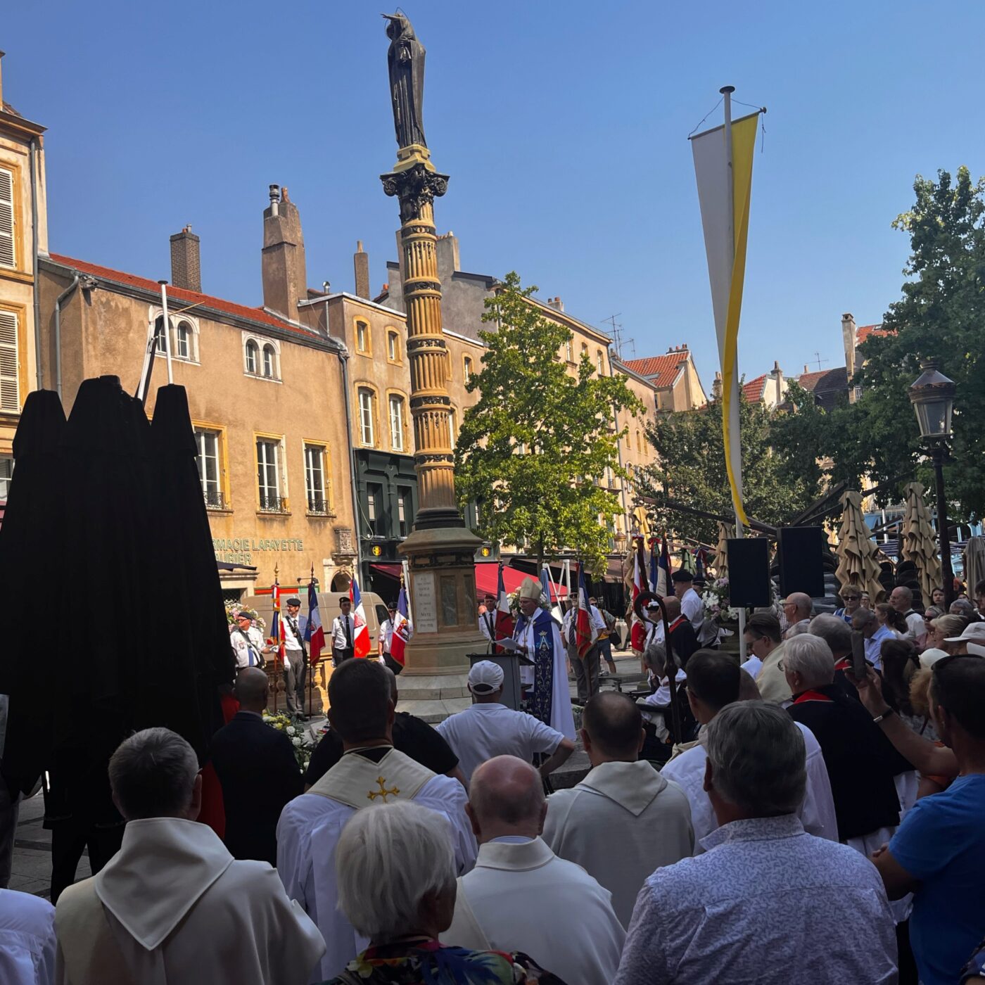 Procession 2025 vers la statue de Notre-Dame de Metz. Oraison de Mgr Ballot episode artwork