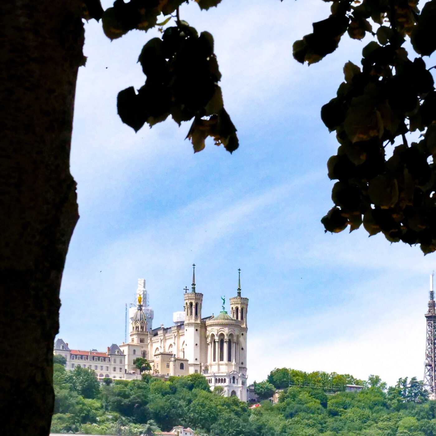 La basilique de Fourvière fête les 130 ans de sa consécration episode artwork