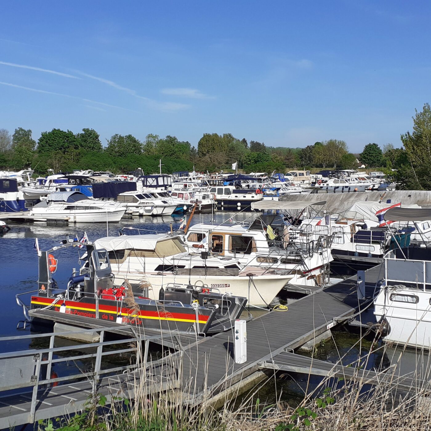 Le dixième Salon fluvial de Saint-Jean-de-Losne episode artwork