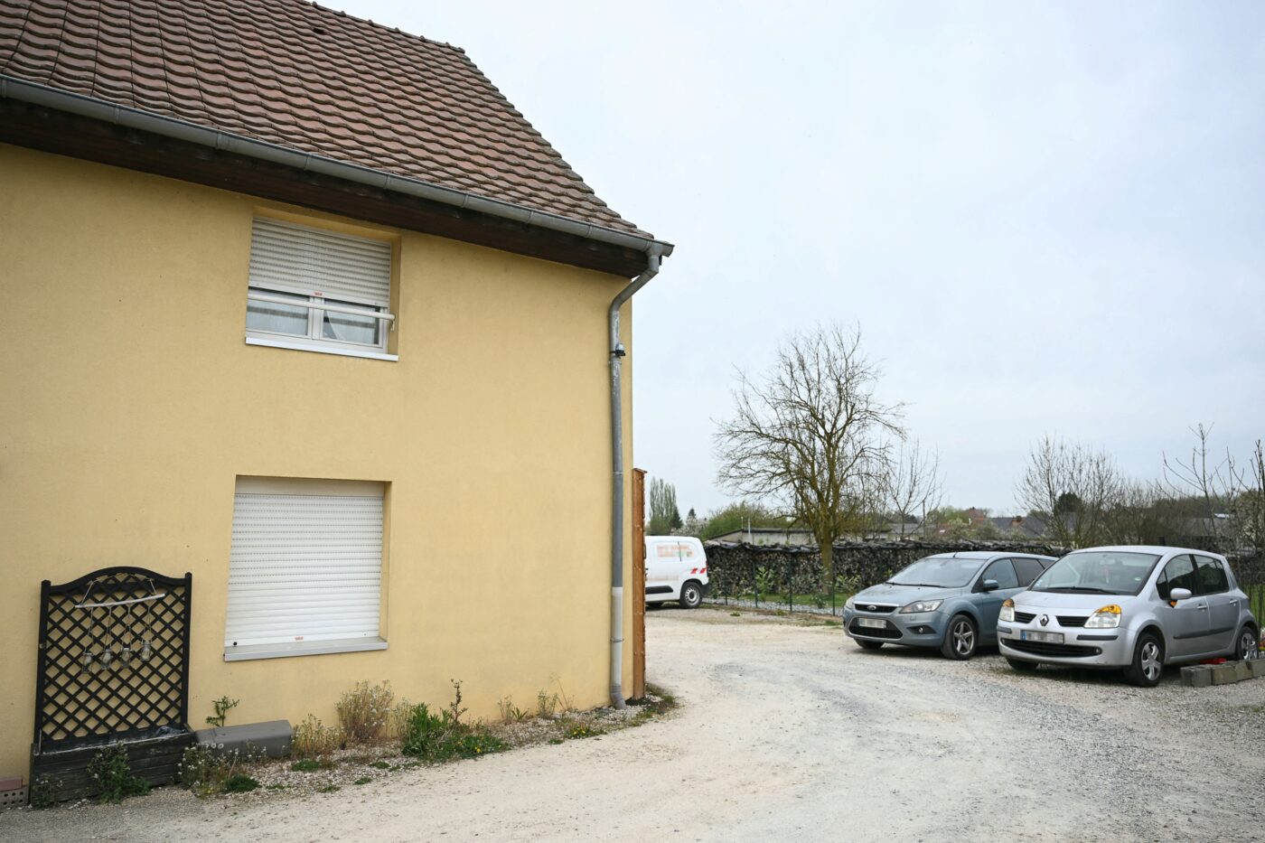 Haut-Rhin : ce que l'on sait de l'enfant de 9 ans séquestré plus d'un an dans une camionnette par son père episode artwork